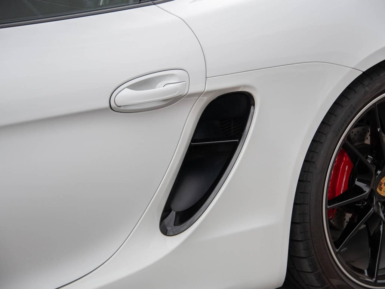 Porsche Cayman view 15