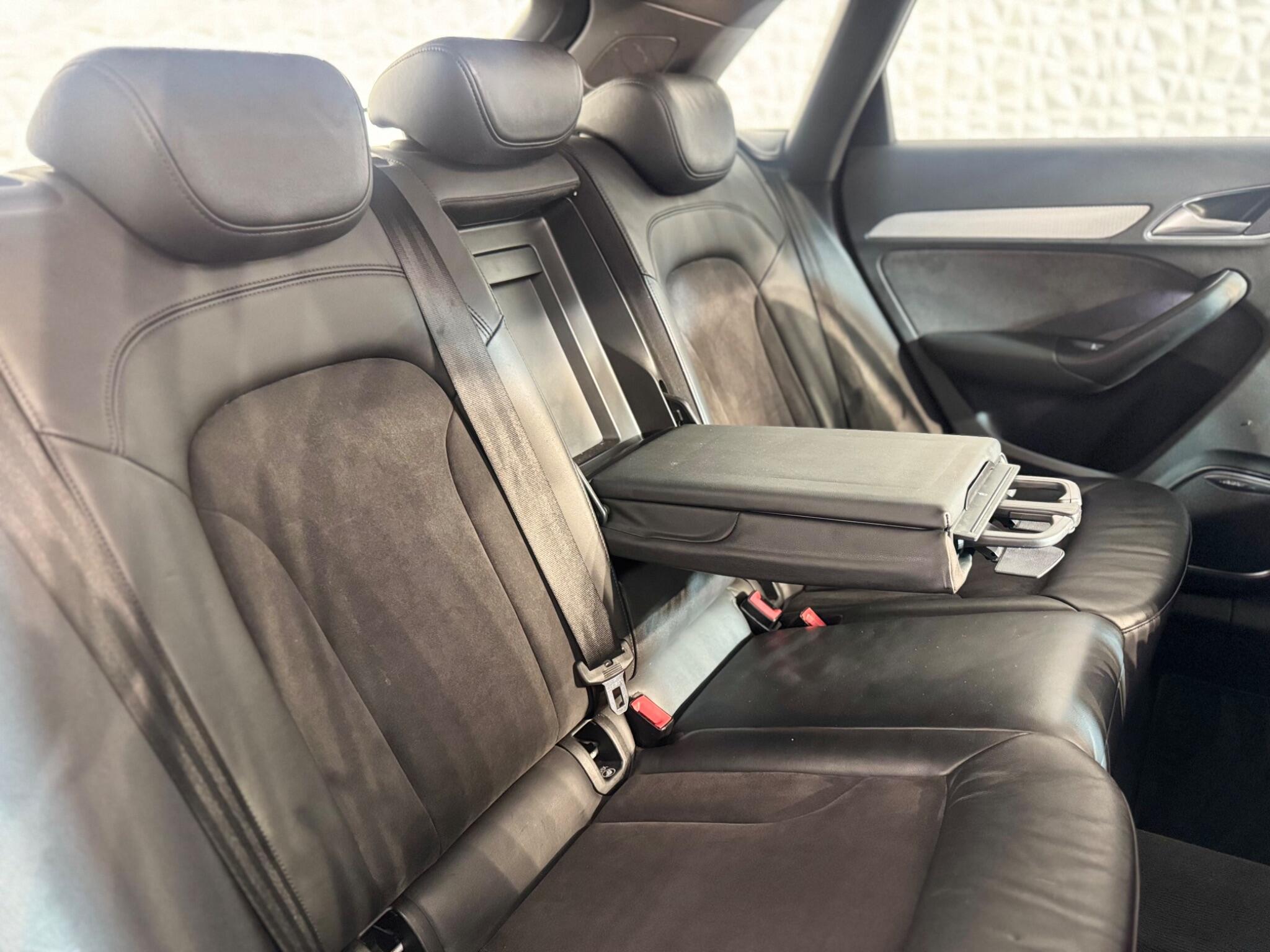 Audi Q3 view 24