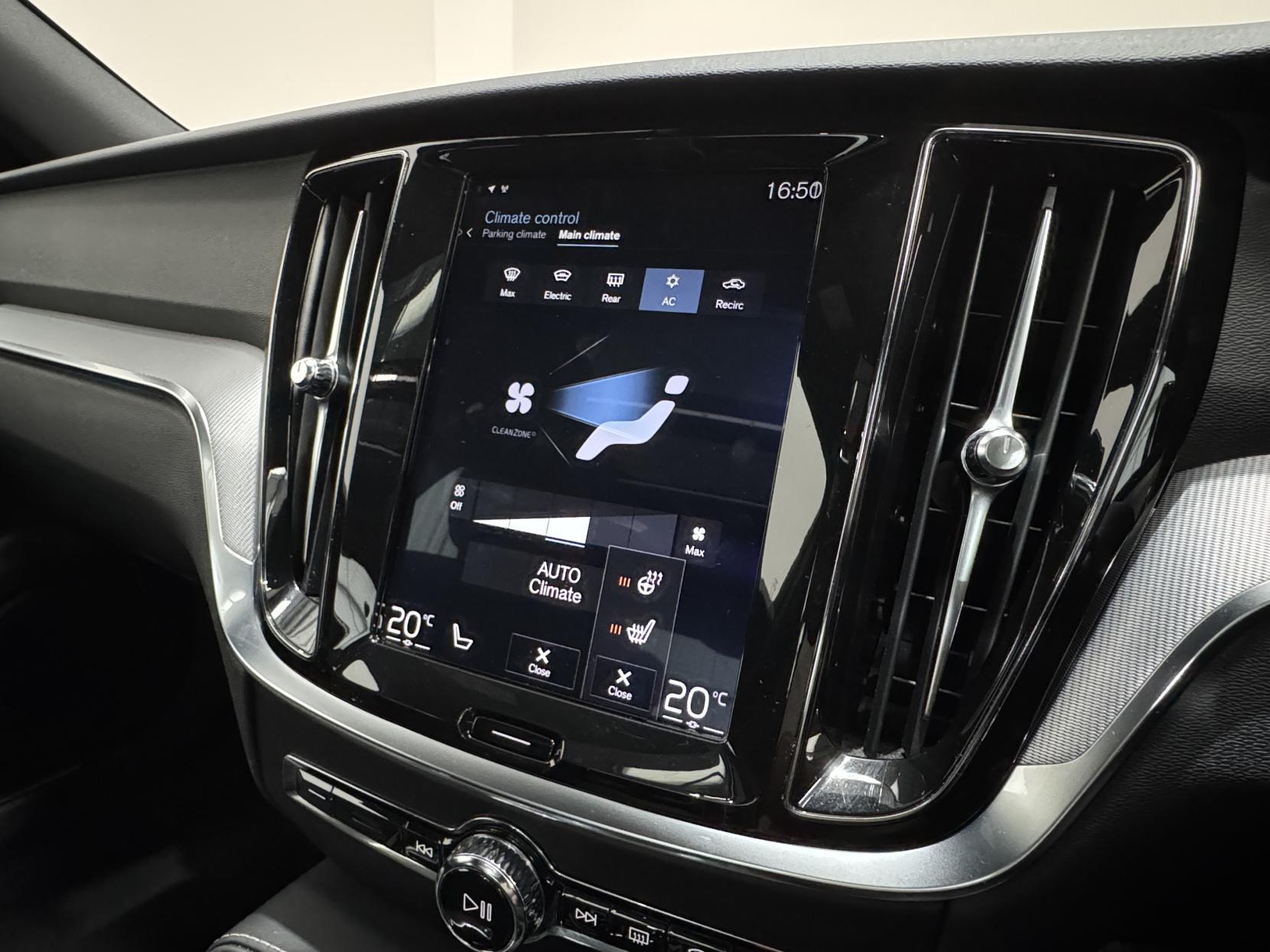 Volvo S60 view 34