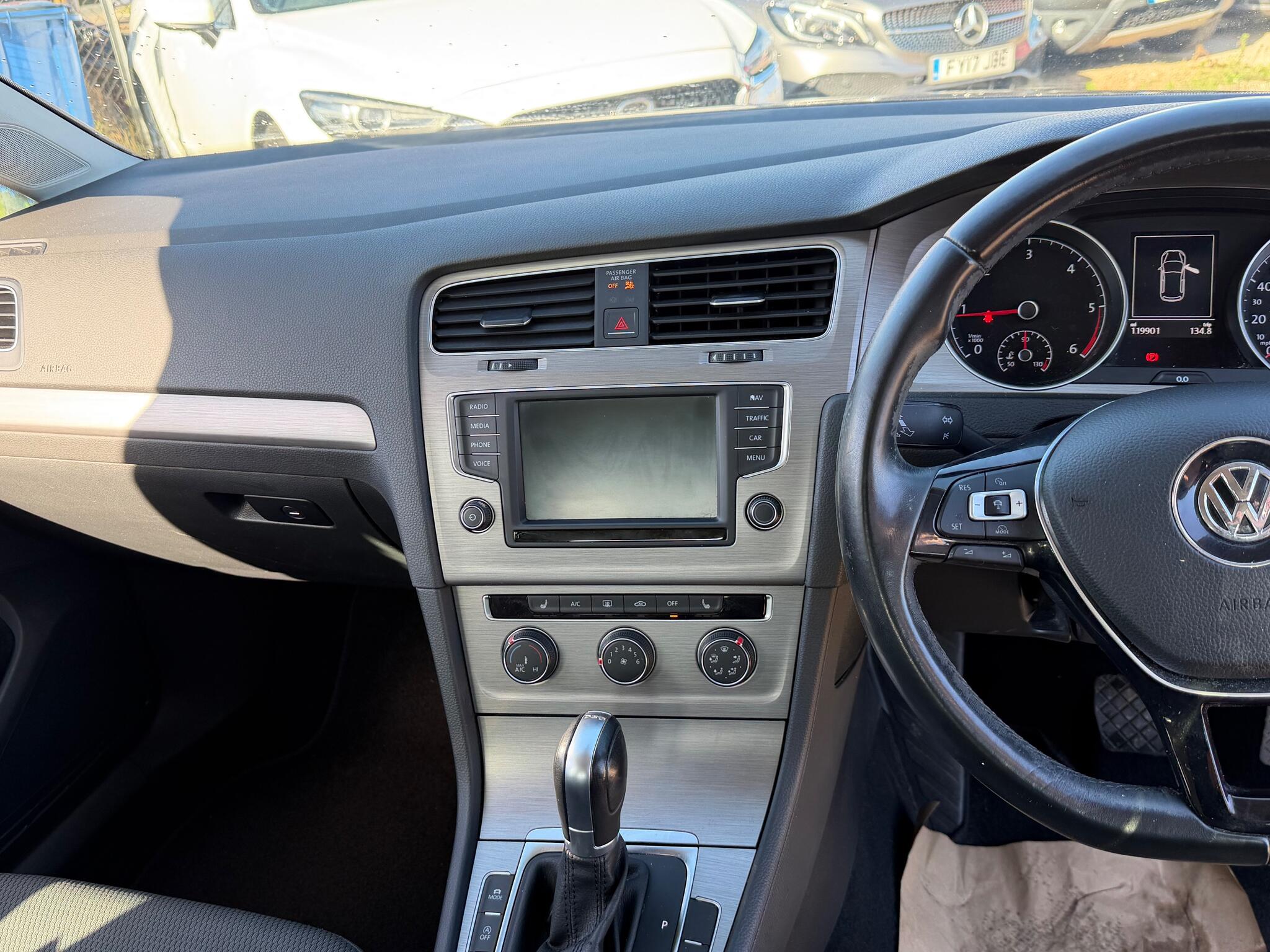 Volkswagen Golf view 14