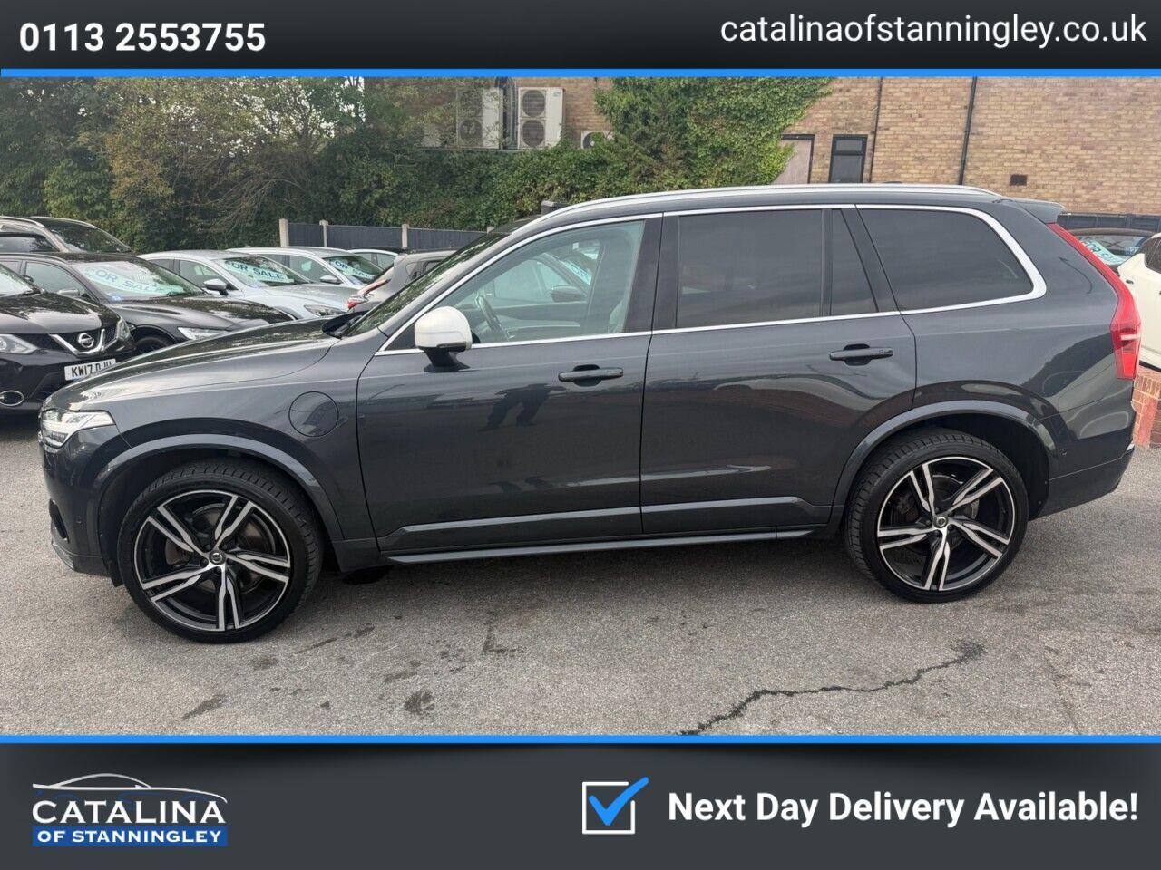 Volvo XC90 view 3