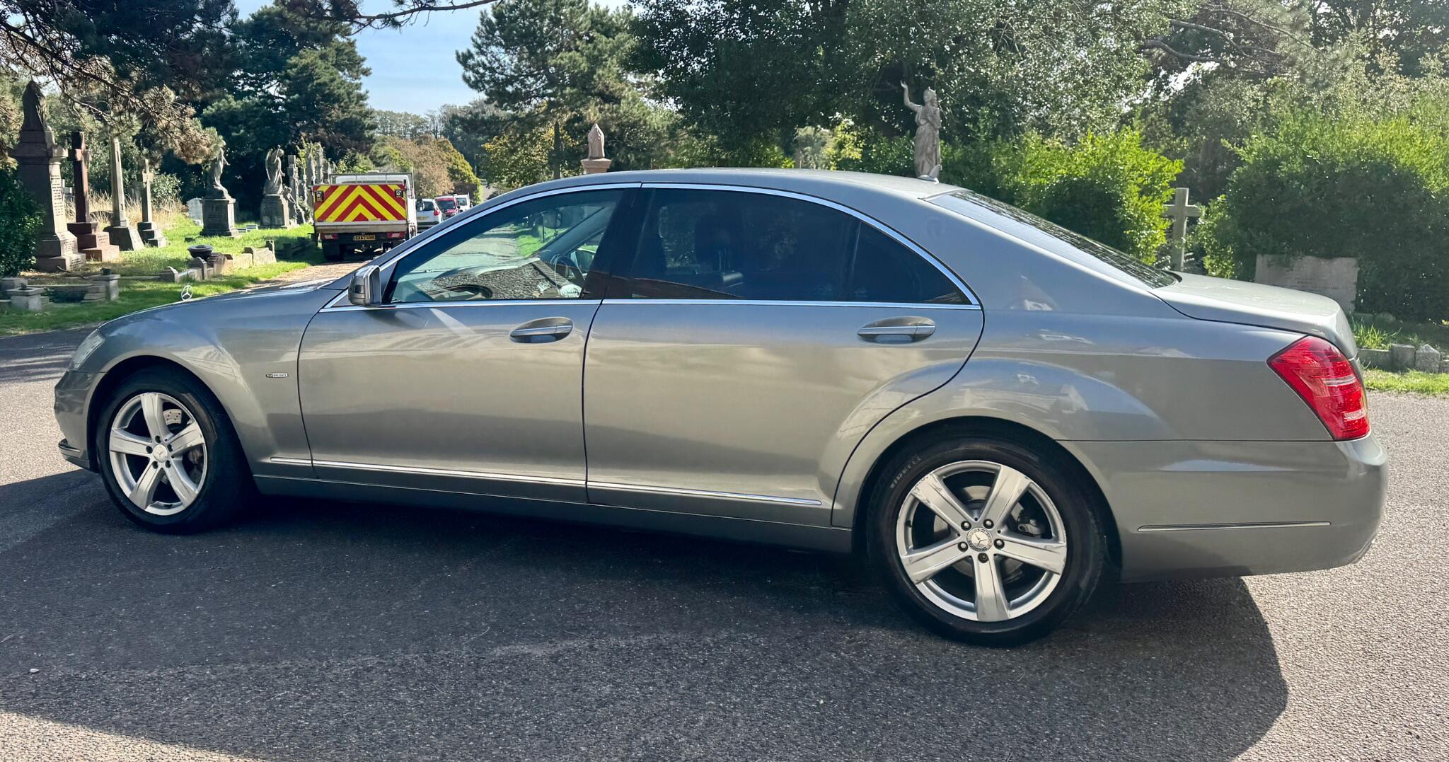 Mercedes-Benz S-Class view 11