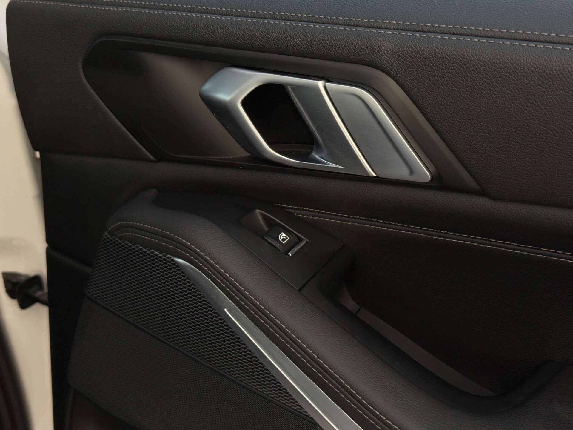 BMW X5 view 24