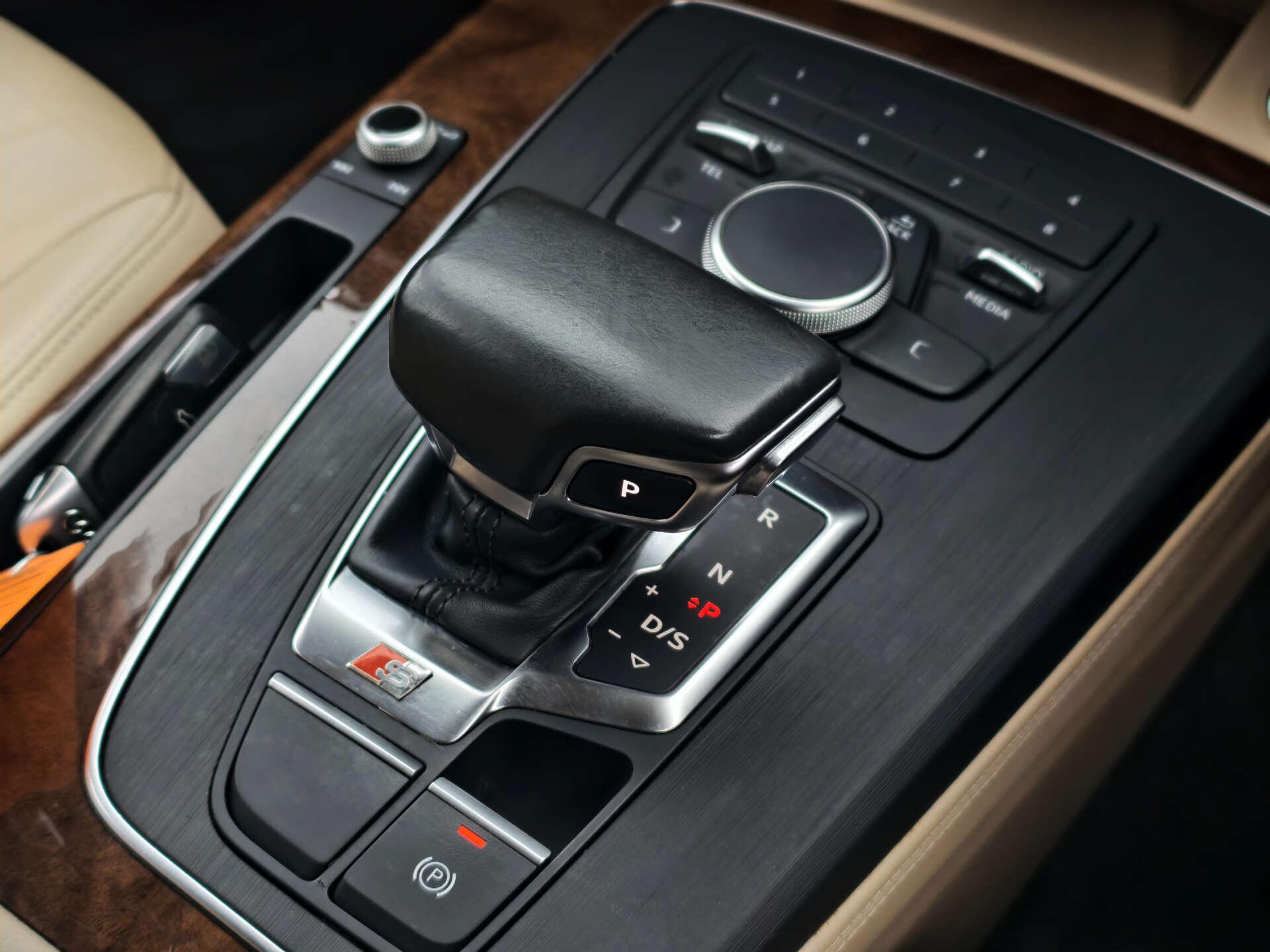 Audi Q5 view 28