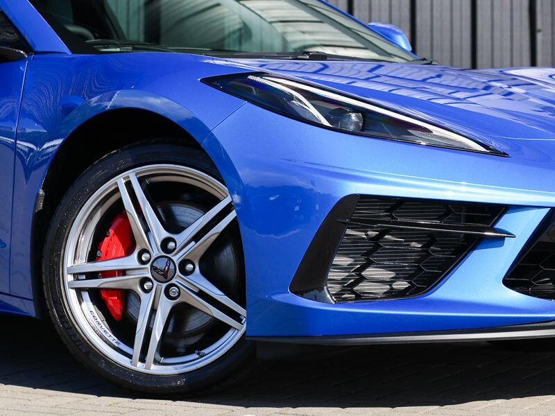 Chevrolet Corvette view 5