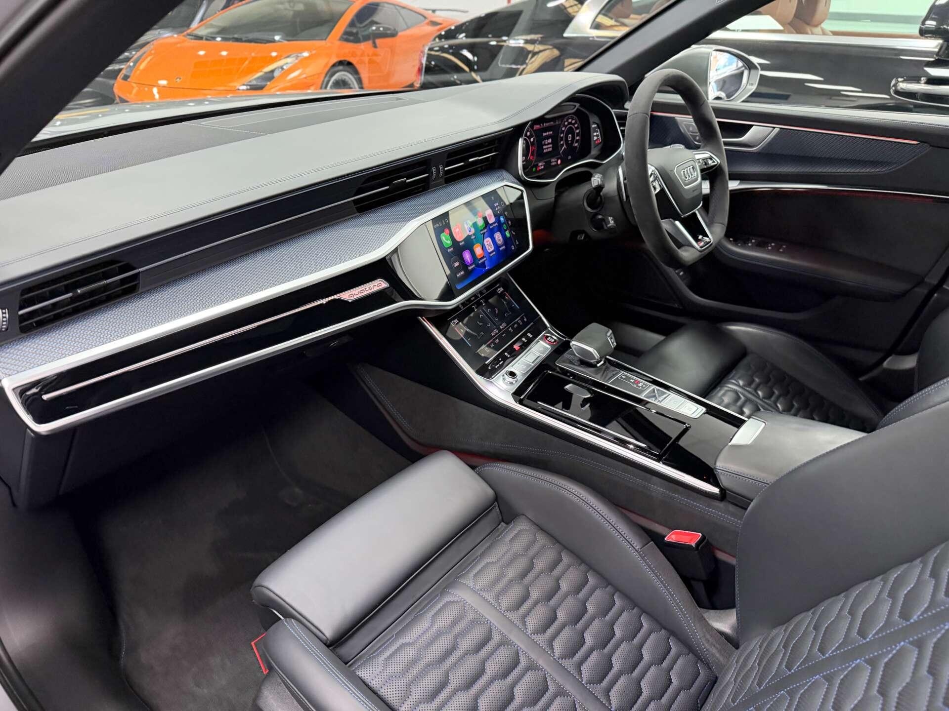 Audi RS6 view 27