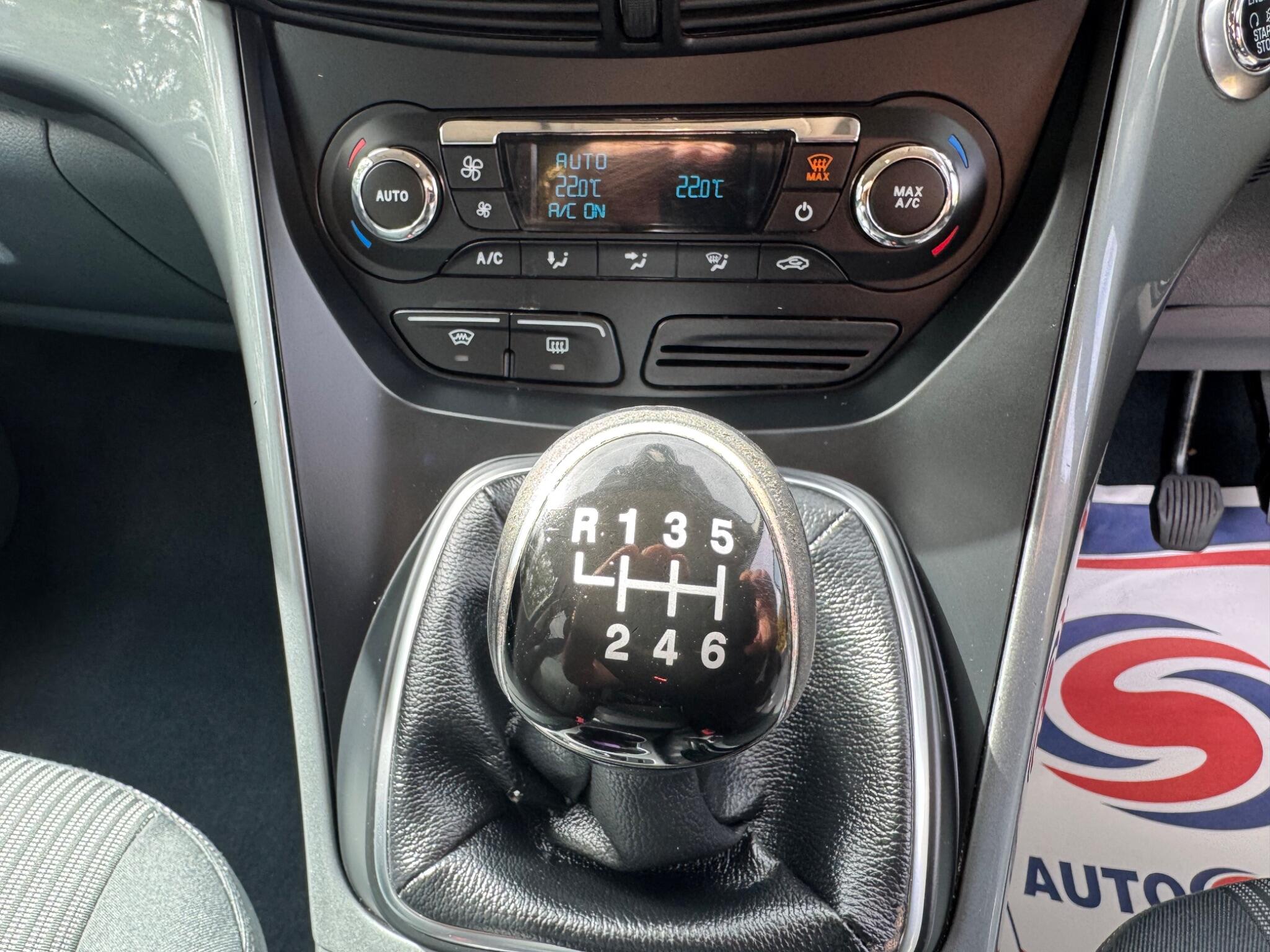 Ford Grand C-Max view 21