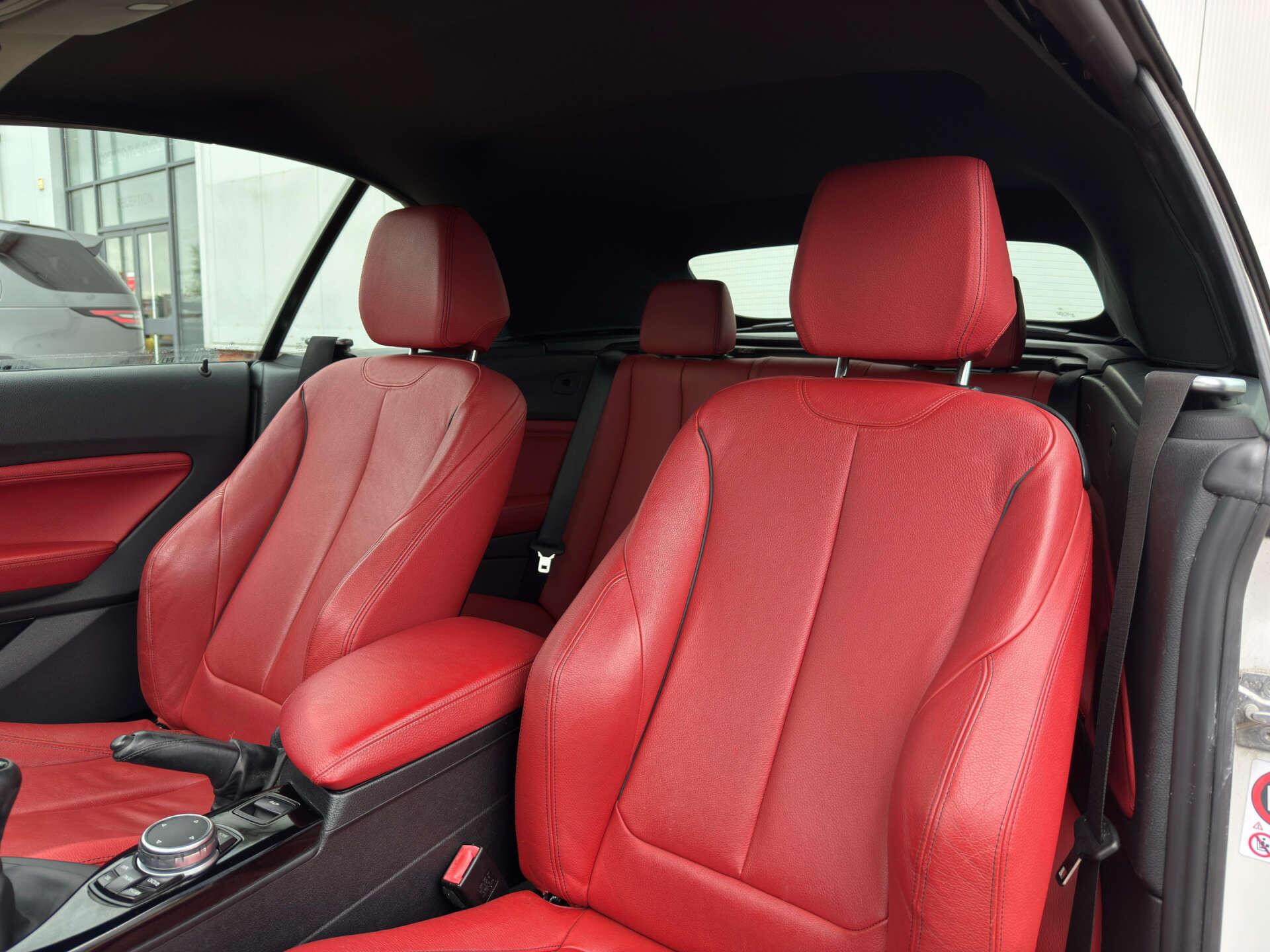 BMW 2 Series view 32