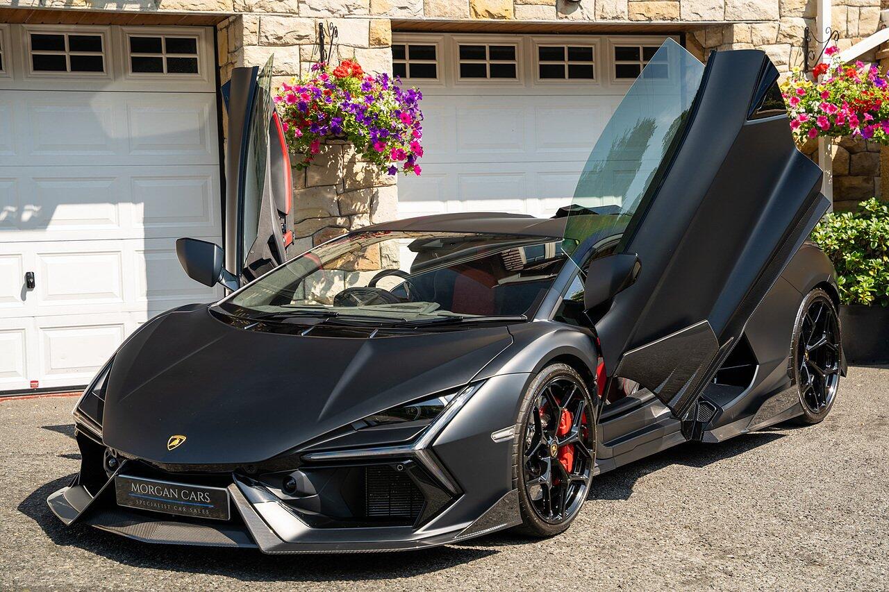 Lamborghini Revuelto view 53
