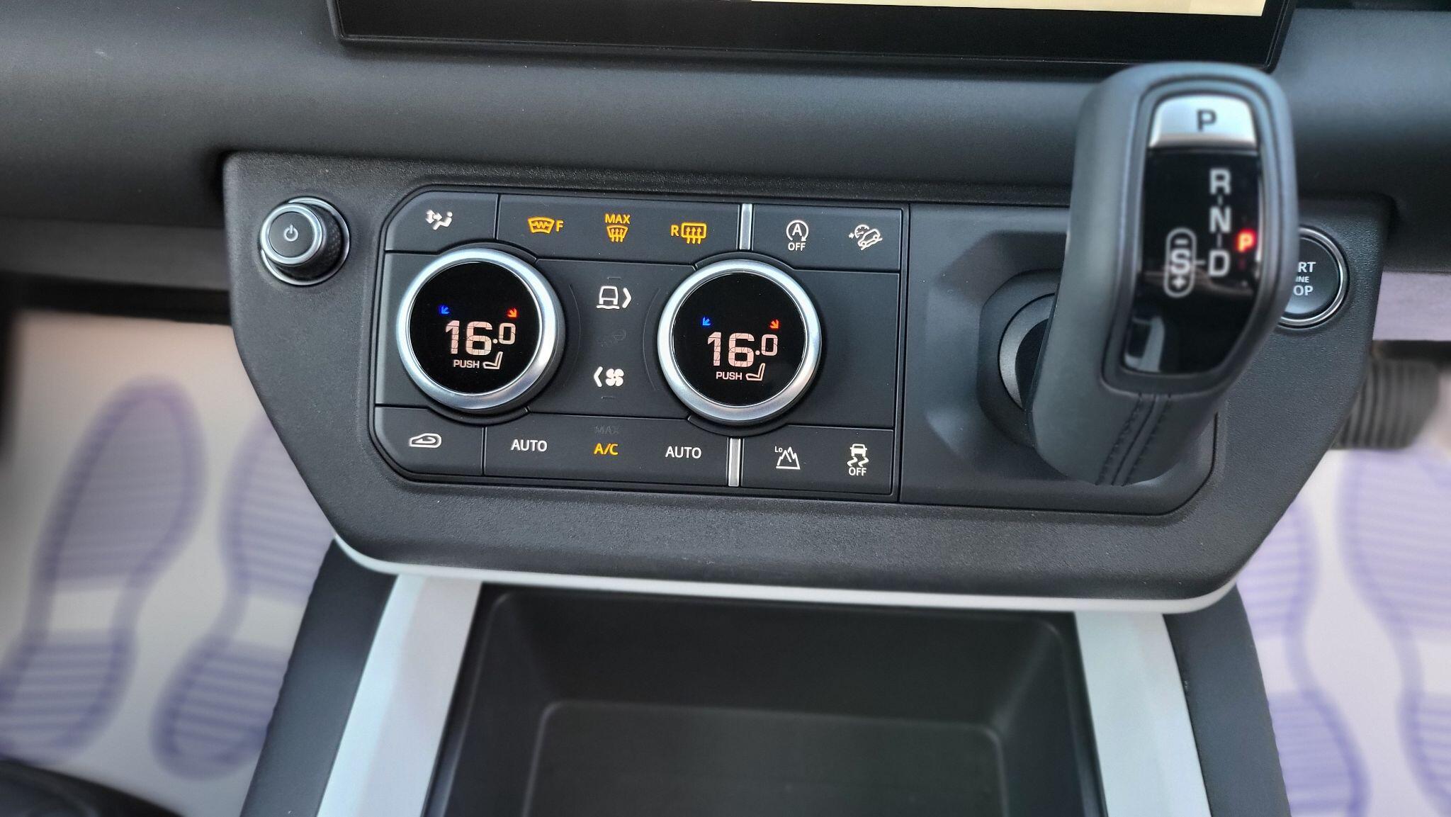 Land Rover Defender view 18