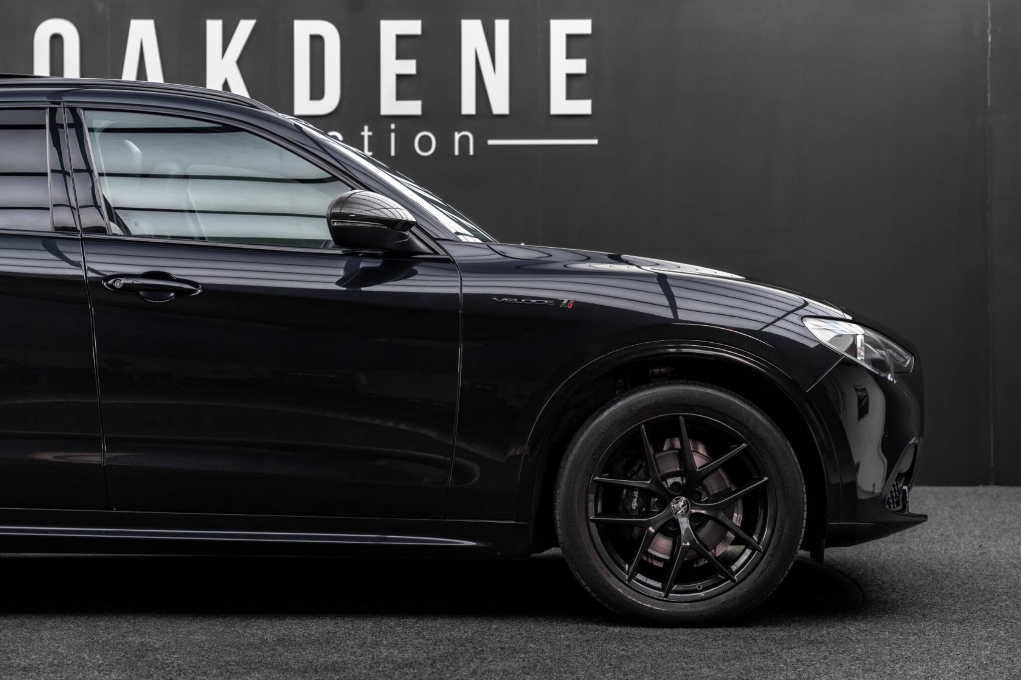 Alfa Romeo Stelvio view 43