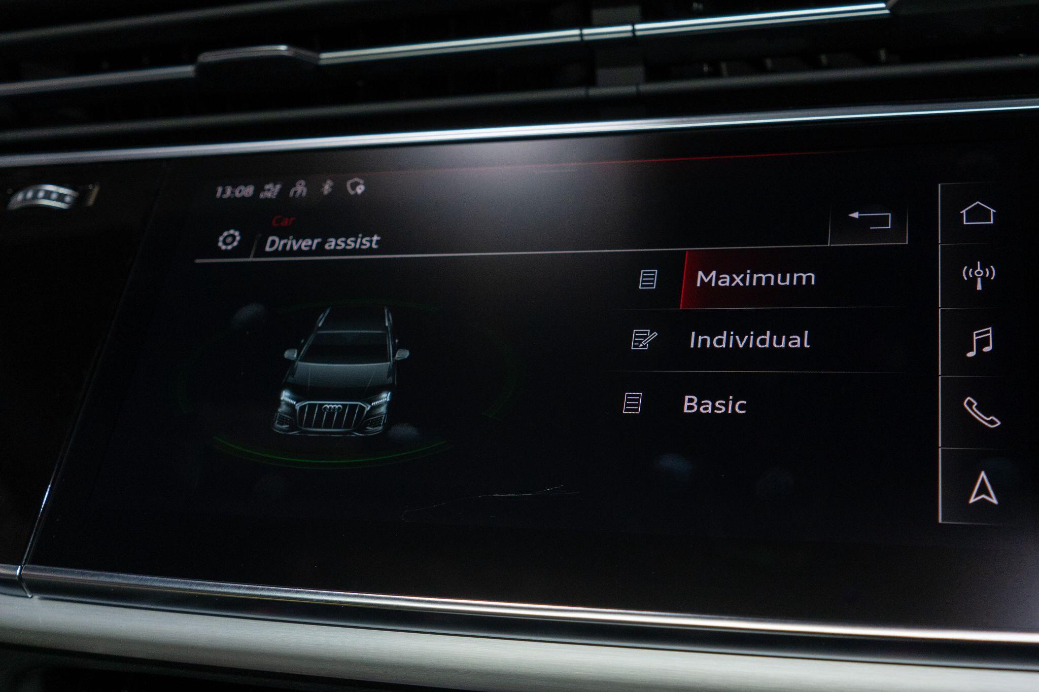 Audi SQ7 view 27