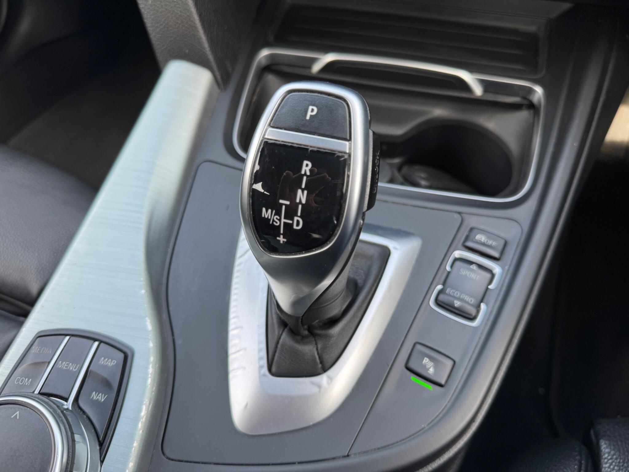BMW 3 Series view 14