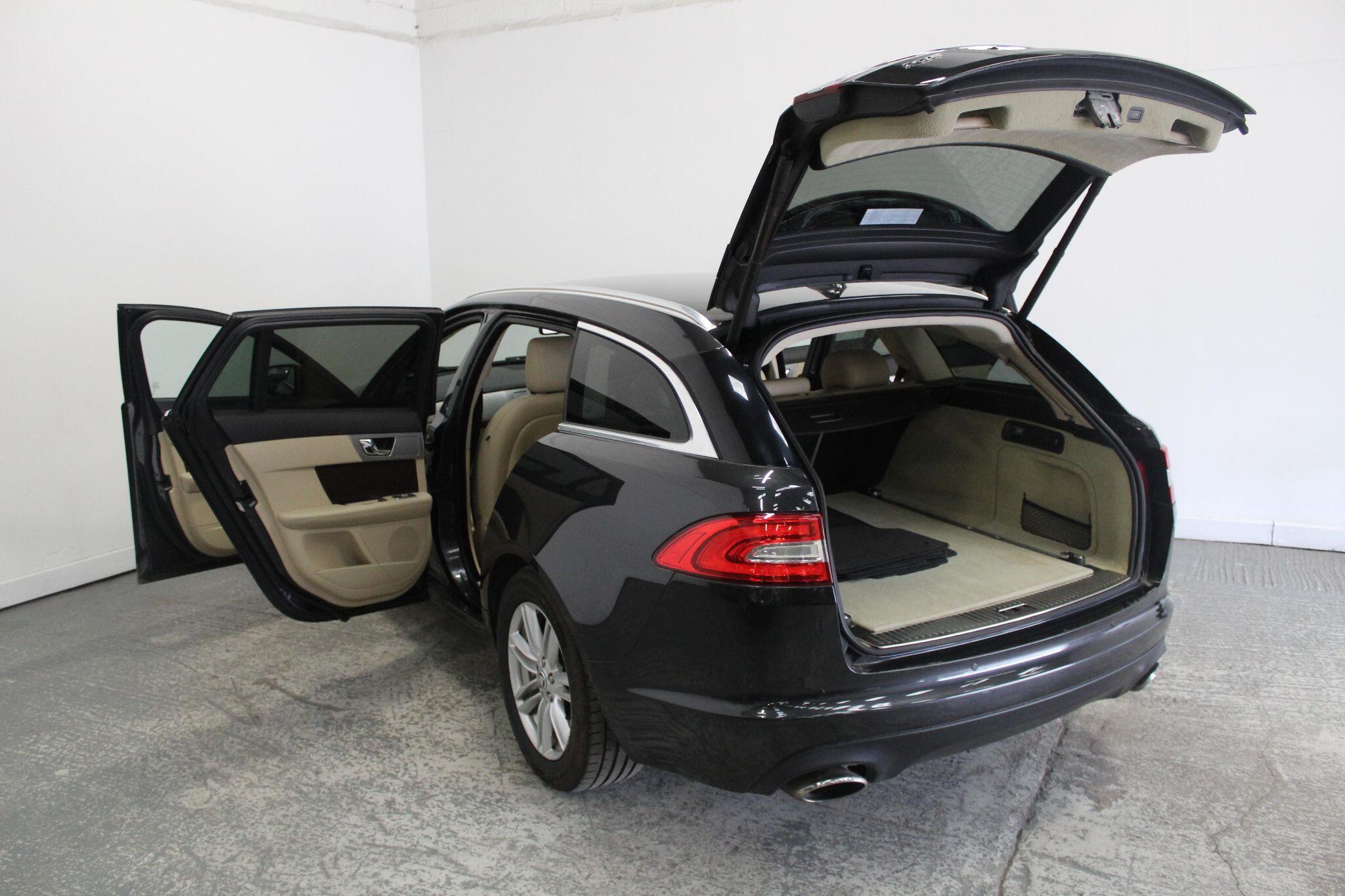 Jaguar XF view 21