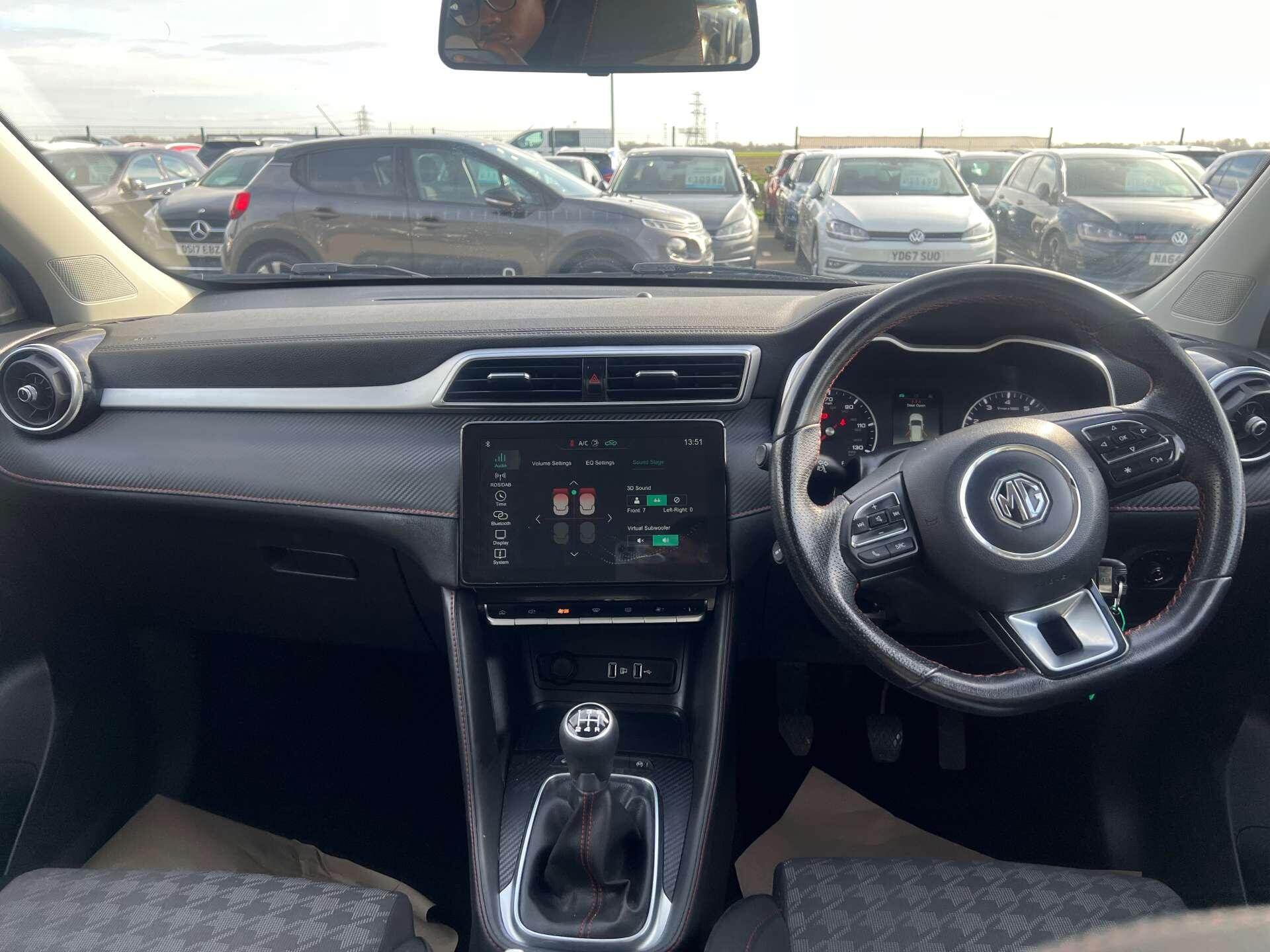 MG ZS view 43