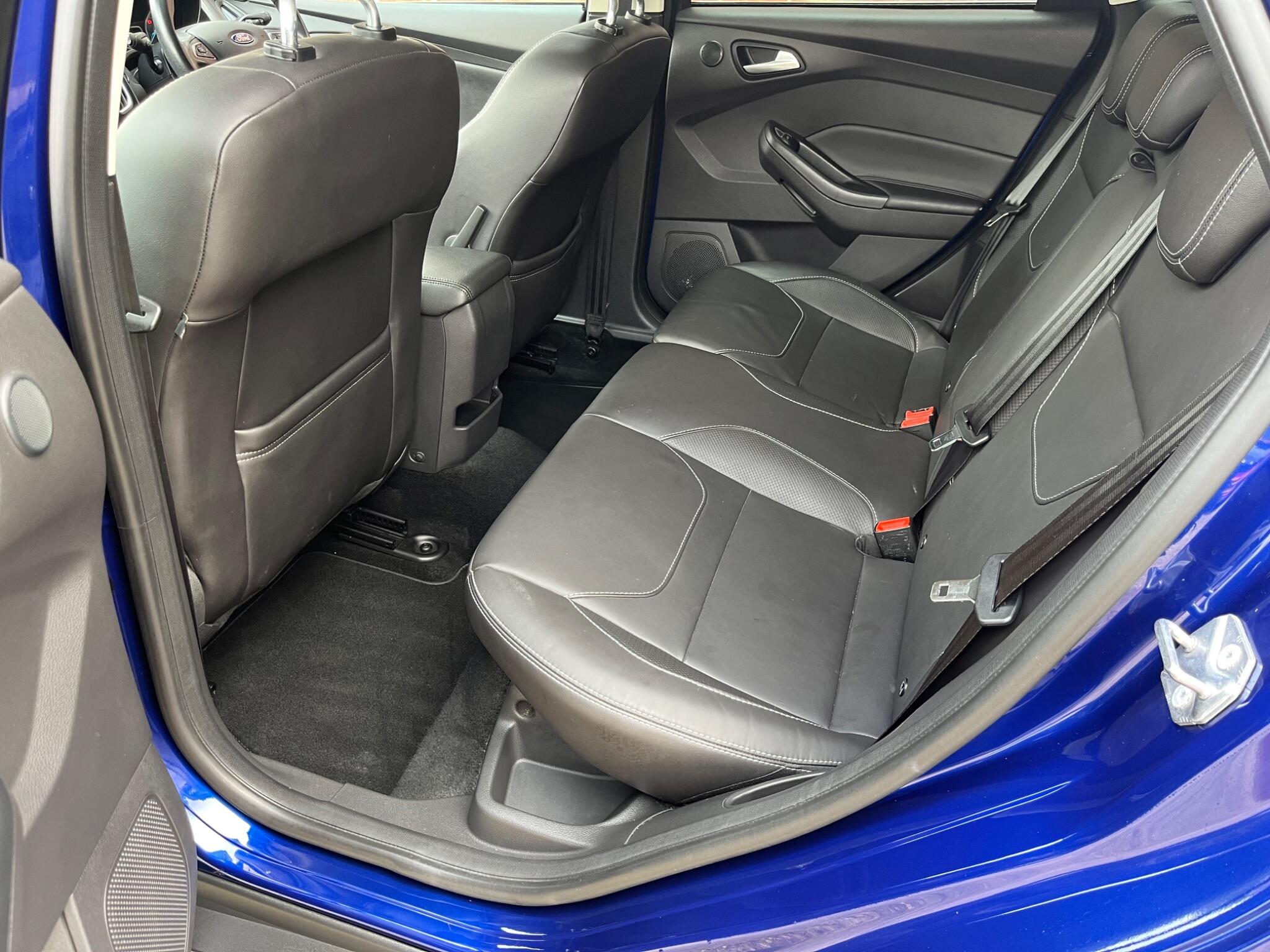 Ford Focus view 71