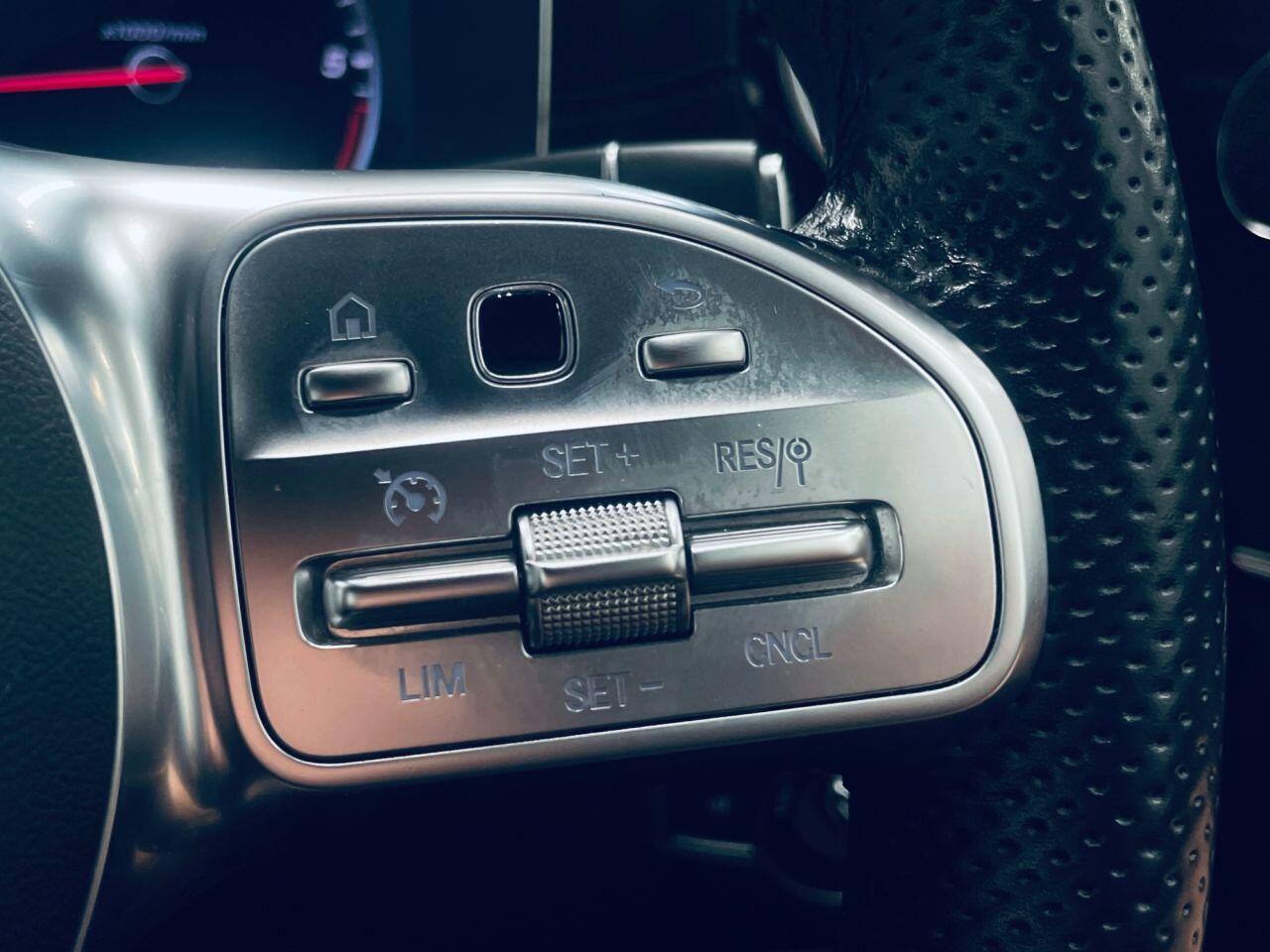 Mercedes-Benz E Class view 22