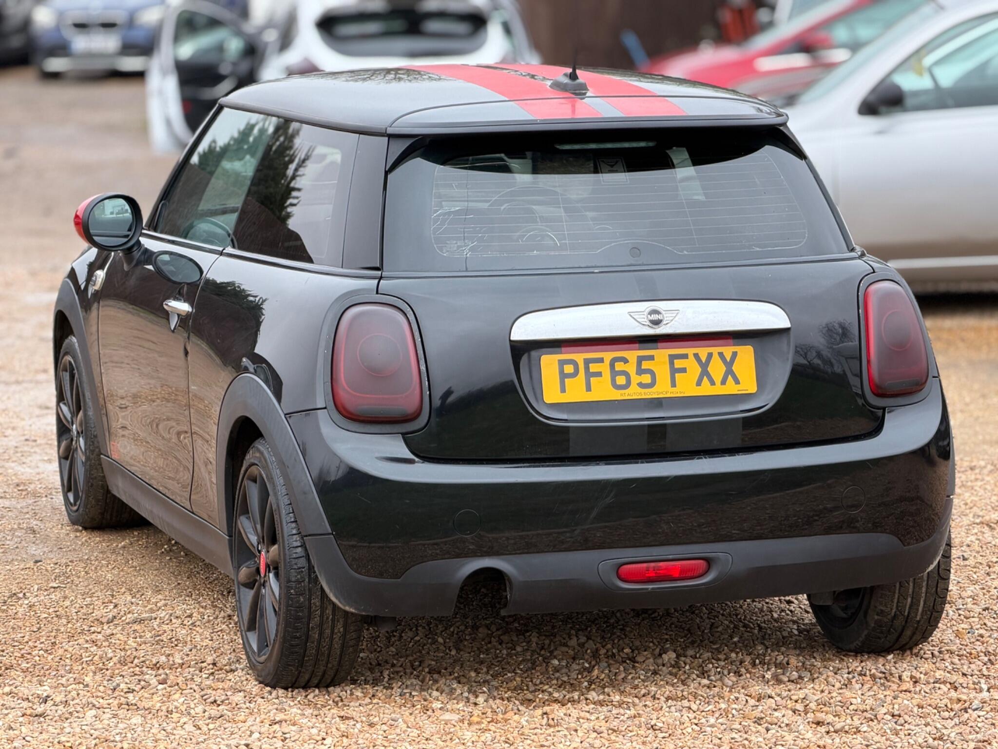 2015 MINI Hatch 1.5 Cooper D Euro 6 (s/s) 3dr image 6