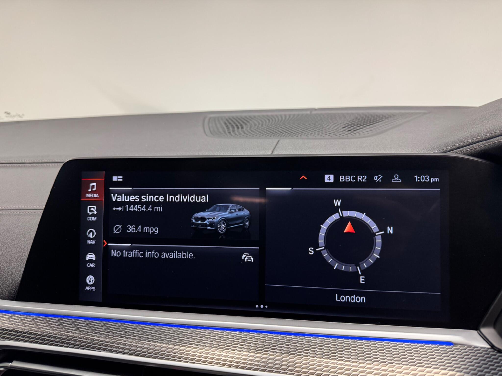 BMW X6 view 22