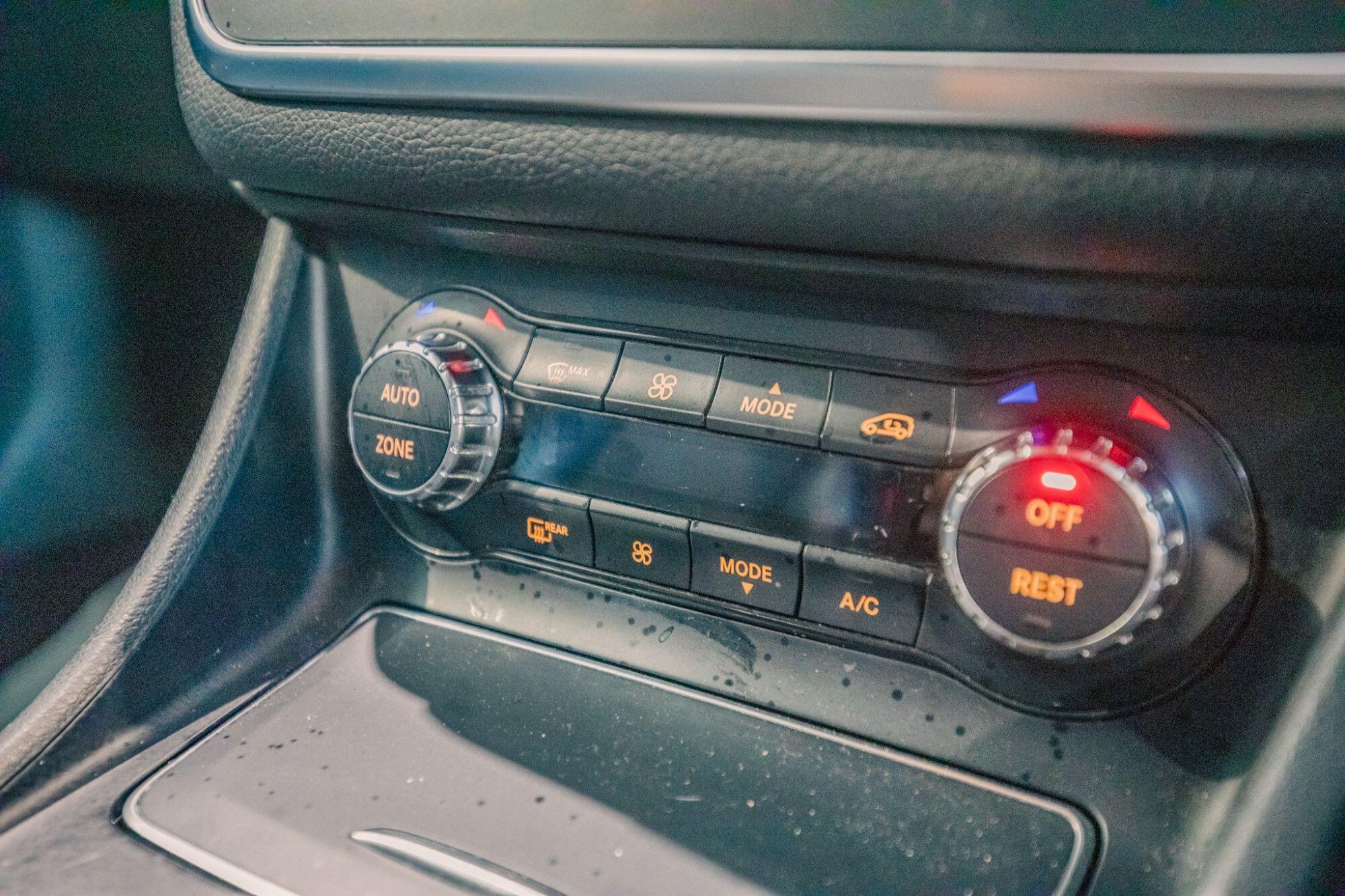 Mercedes-Benz CLA view 17