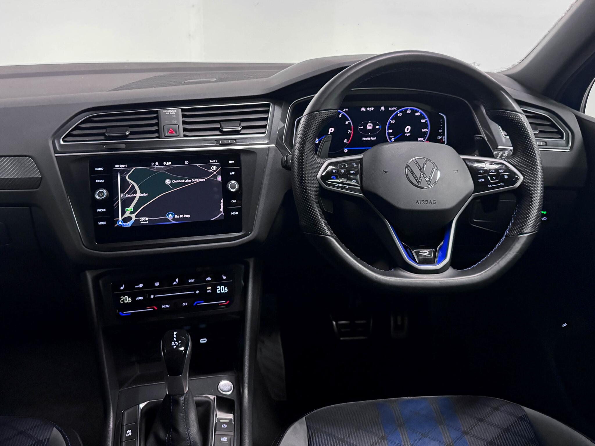 Volkswagen Tiguan view 16