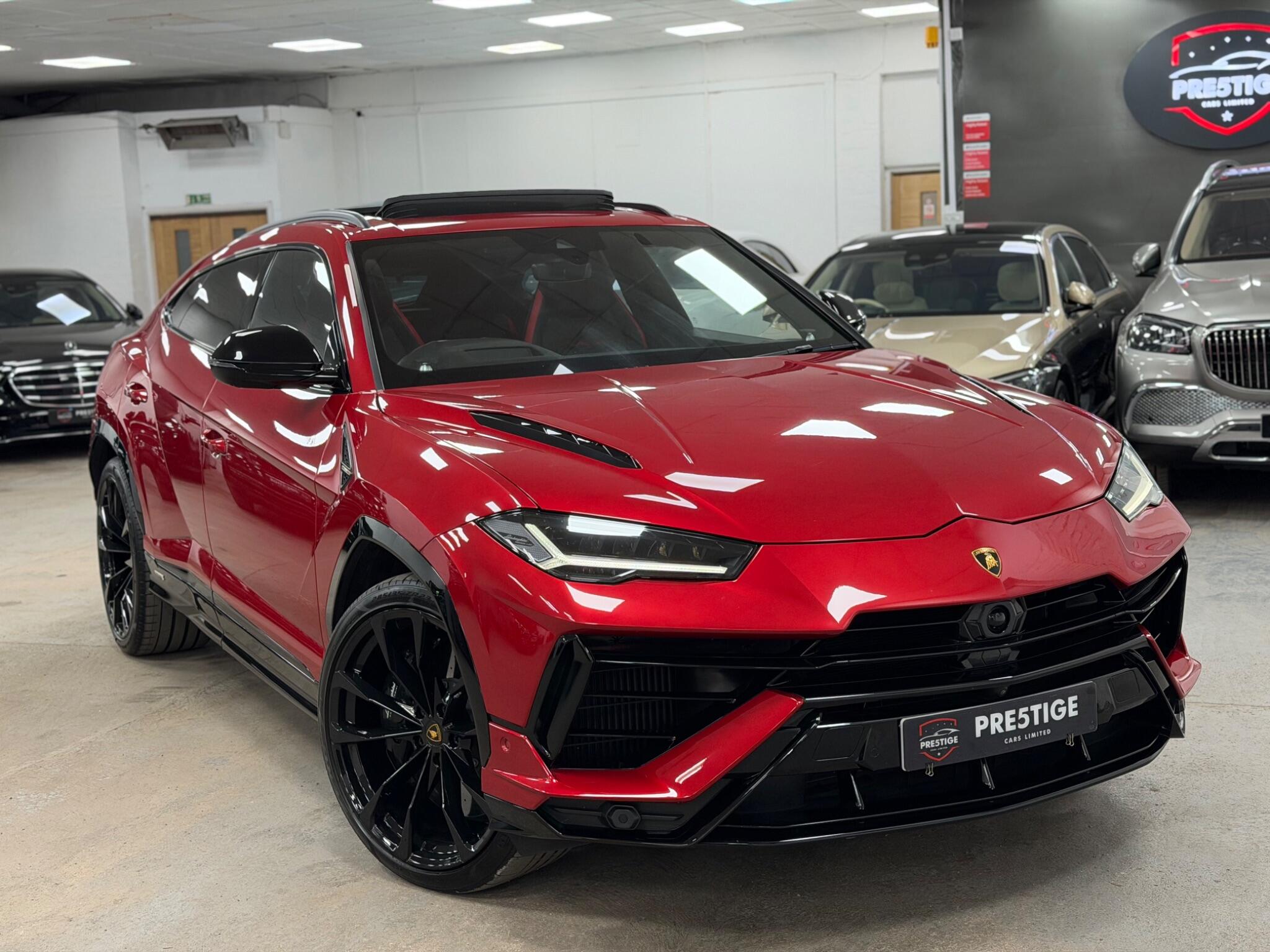 Lamborghini Urus view 5