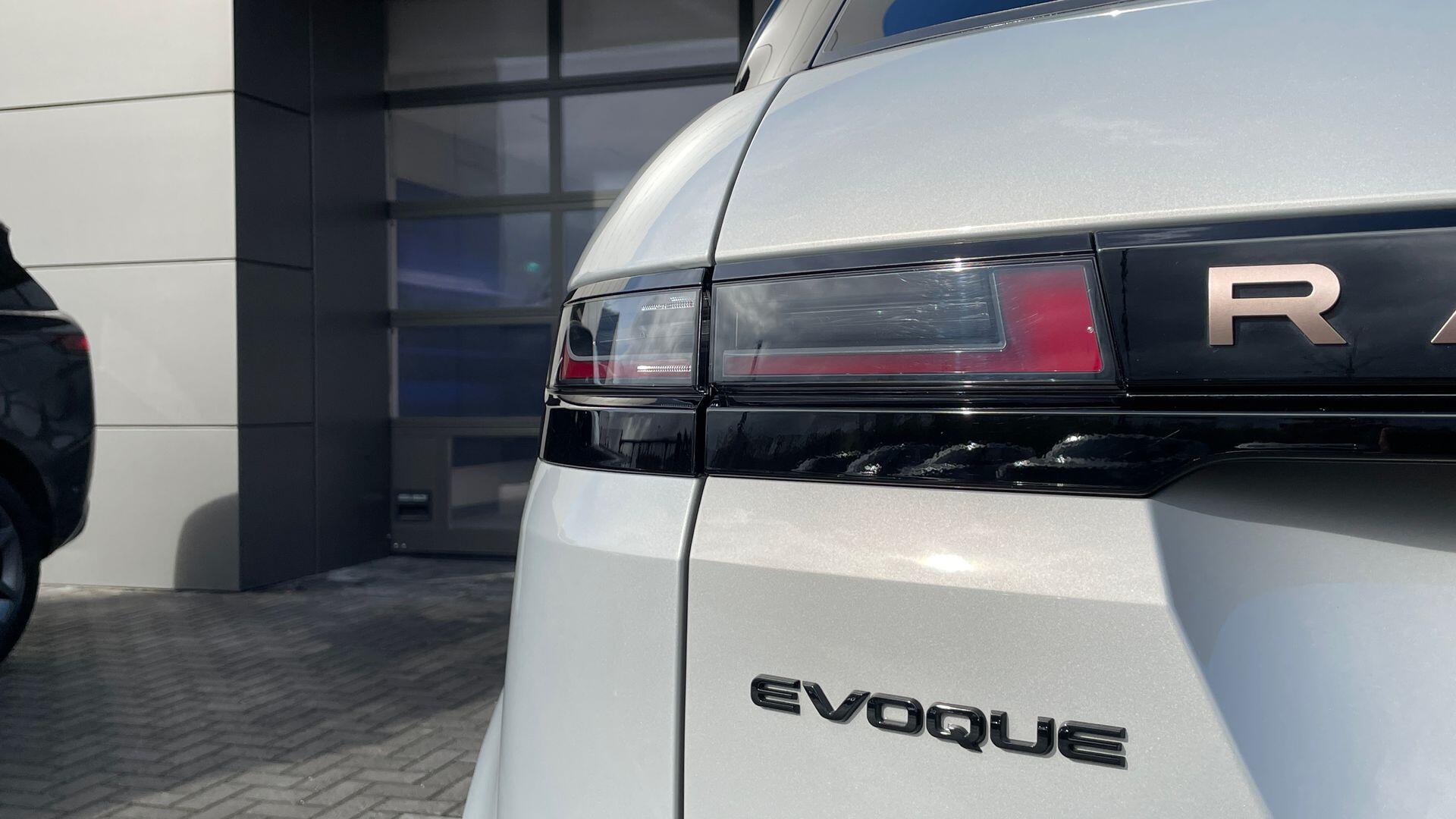 Land Rover Range Rover Evoque view 26