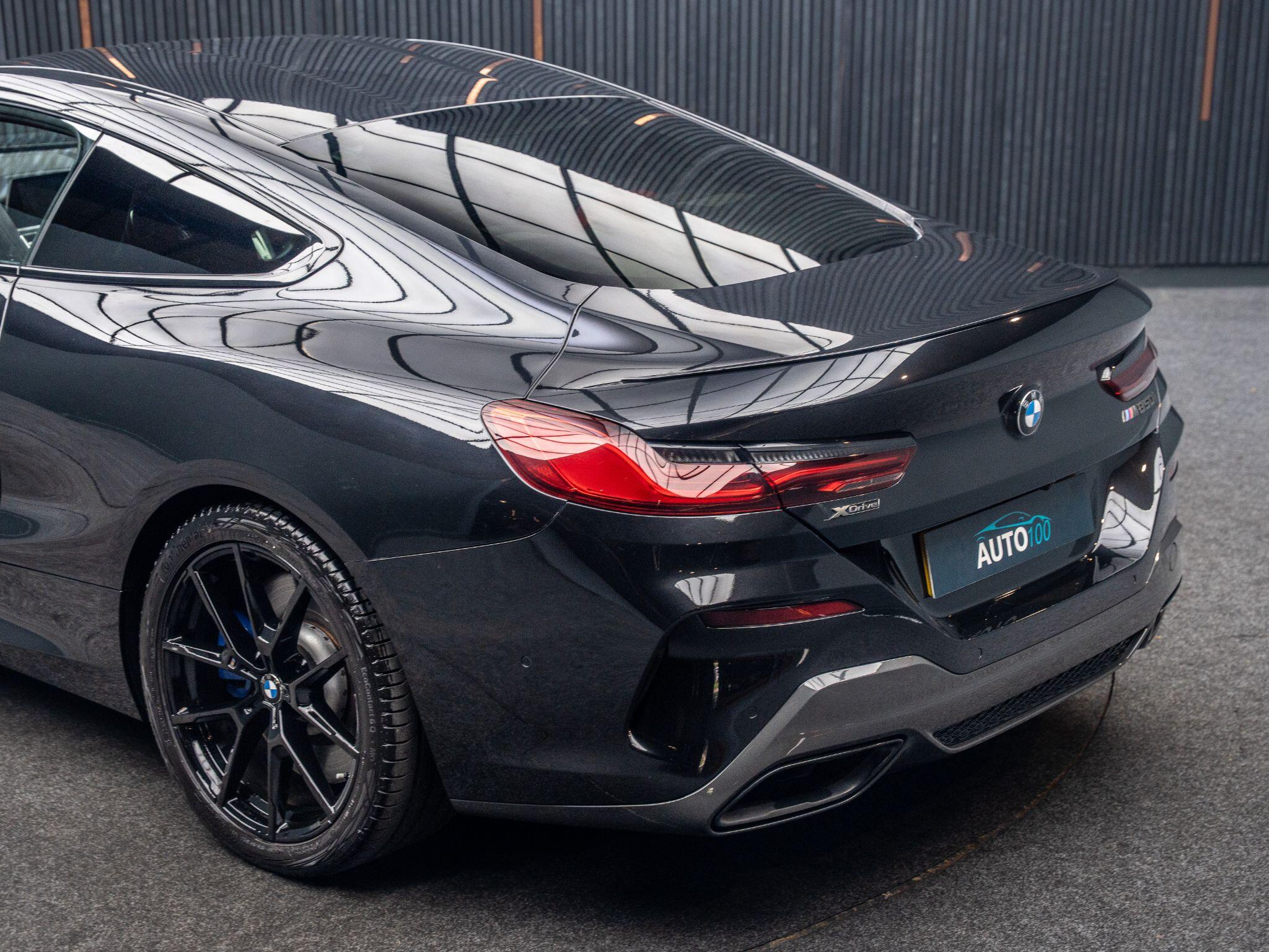 BMW 8 Series view 17