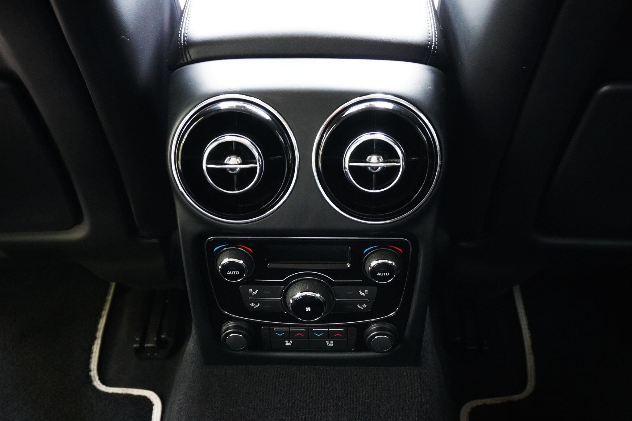 Jaguar XJ view 65