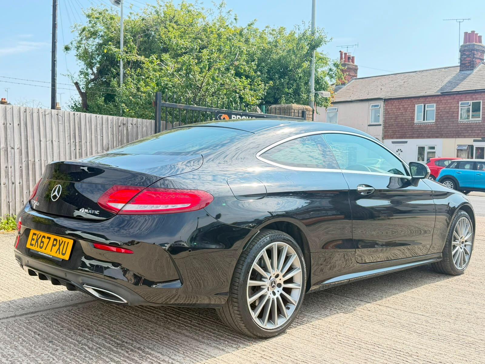 Mercedes-Benz C-Class view 3