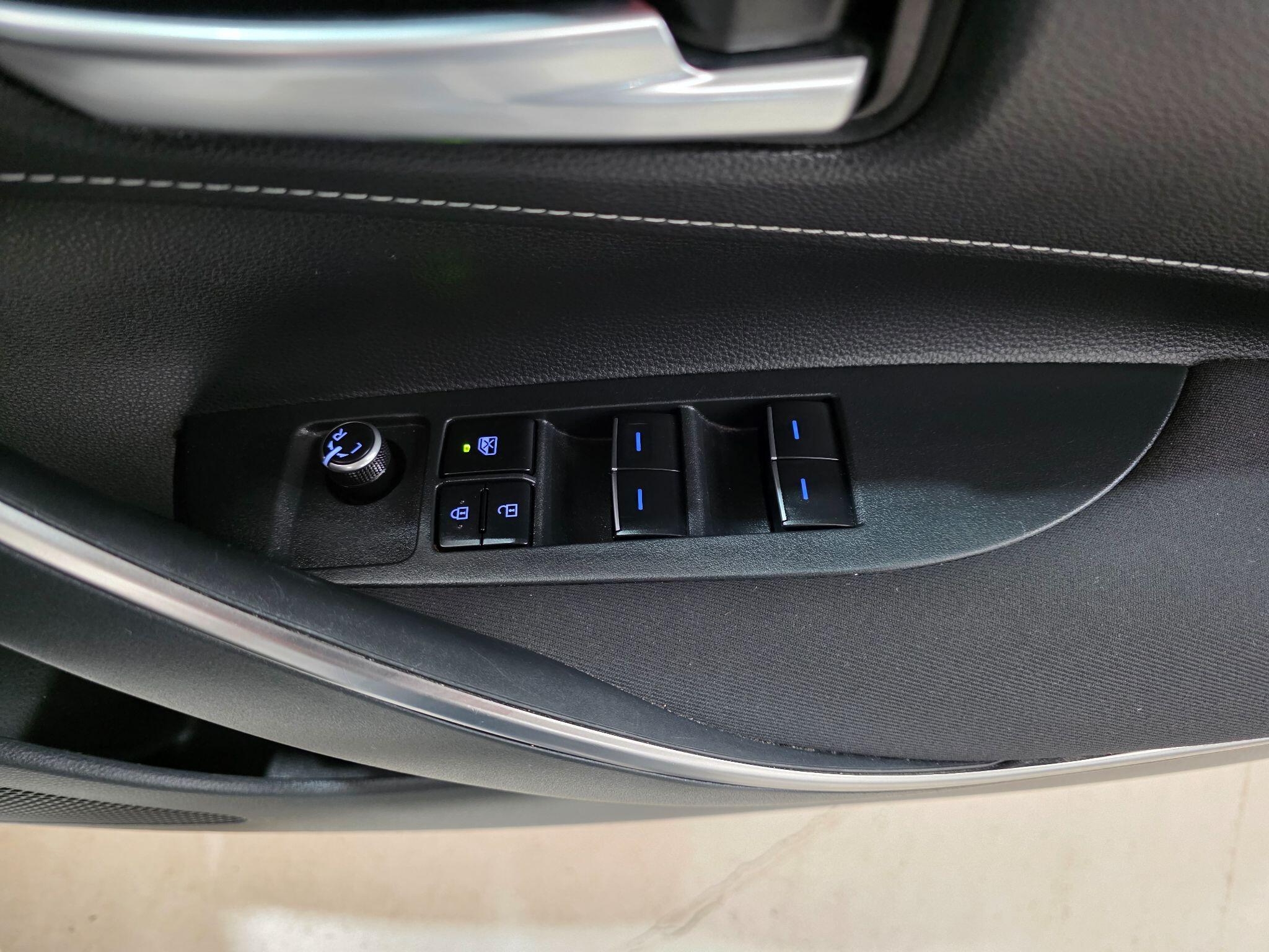 Toyota Corolla view 14