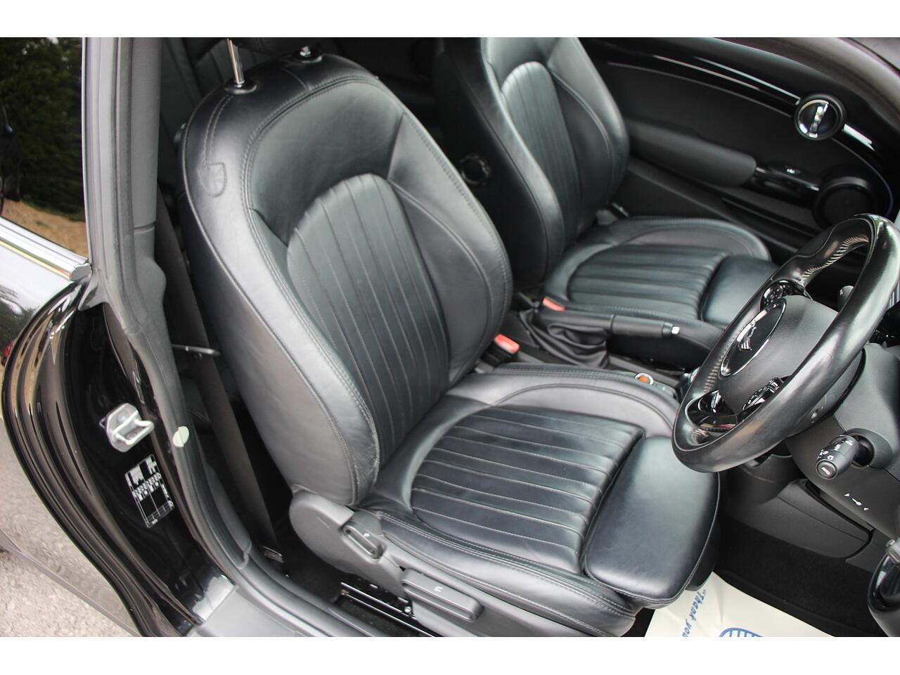 Mini Hatch view 14