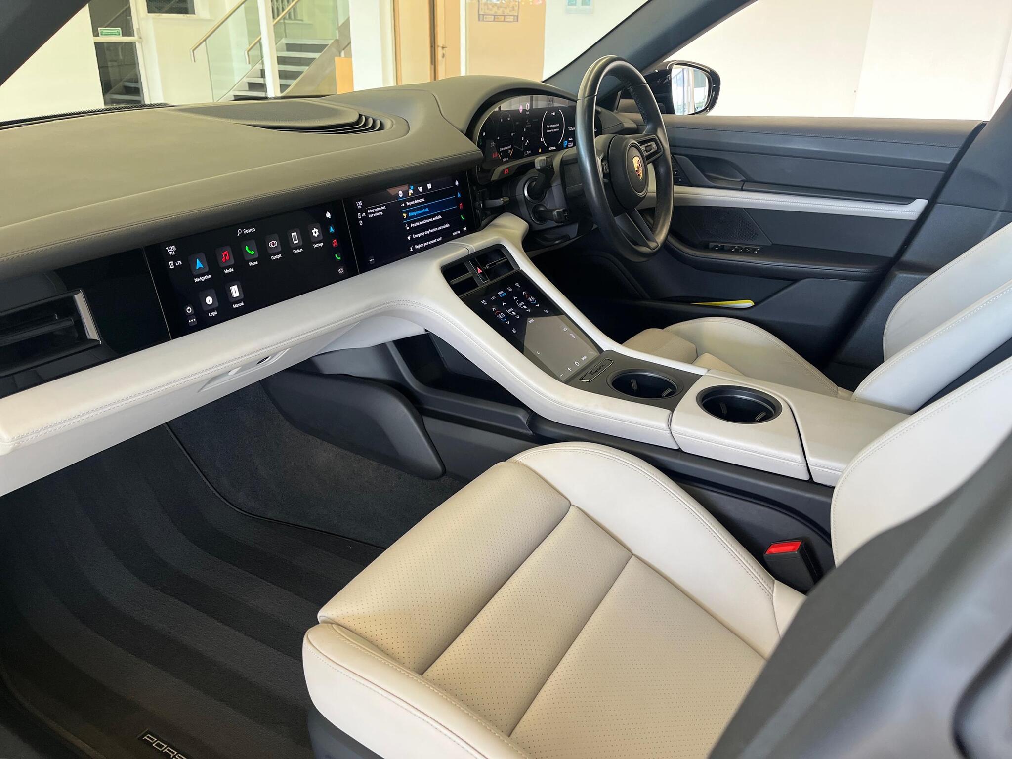 Porsche Taycan view 13