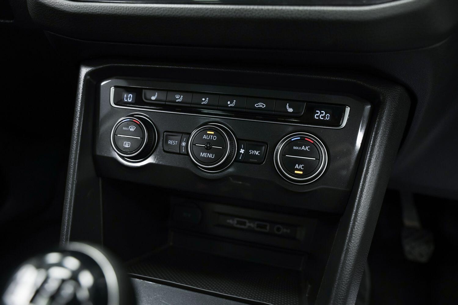 Volkswagen Tiguan view 14