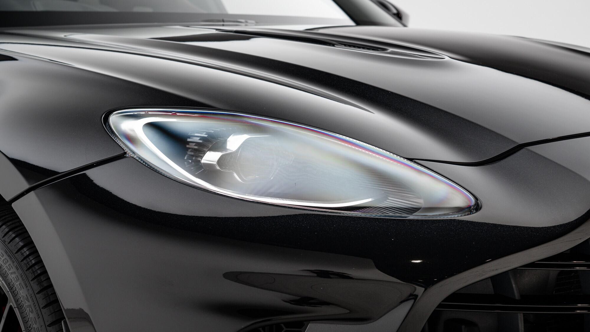 Aston Martin DBX view 18