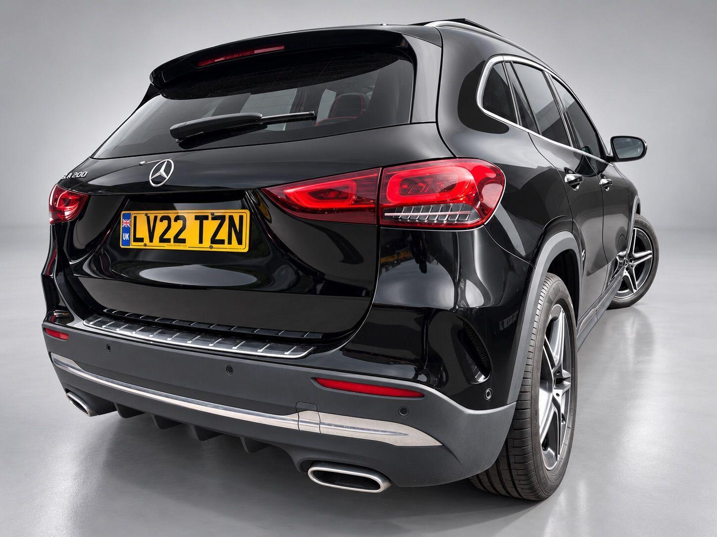 Mercedes-Benz GLA view 15