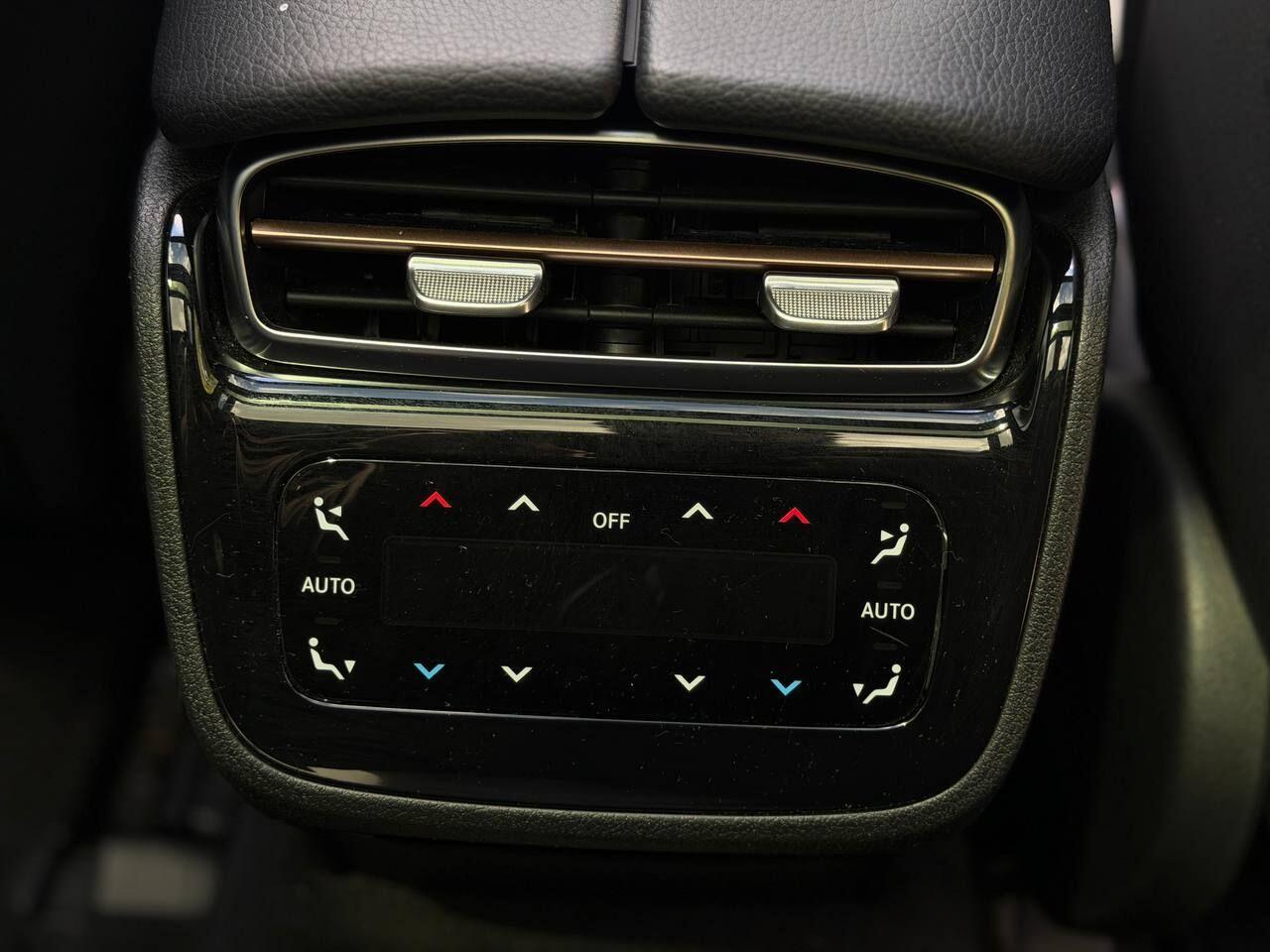 Mercedes-Benz 300 view 21