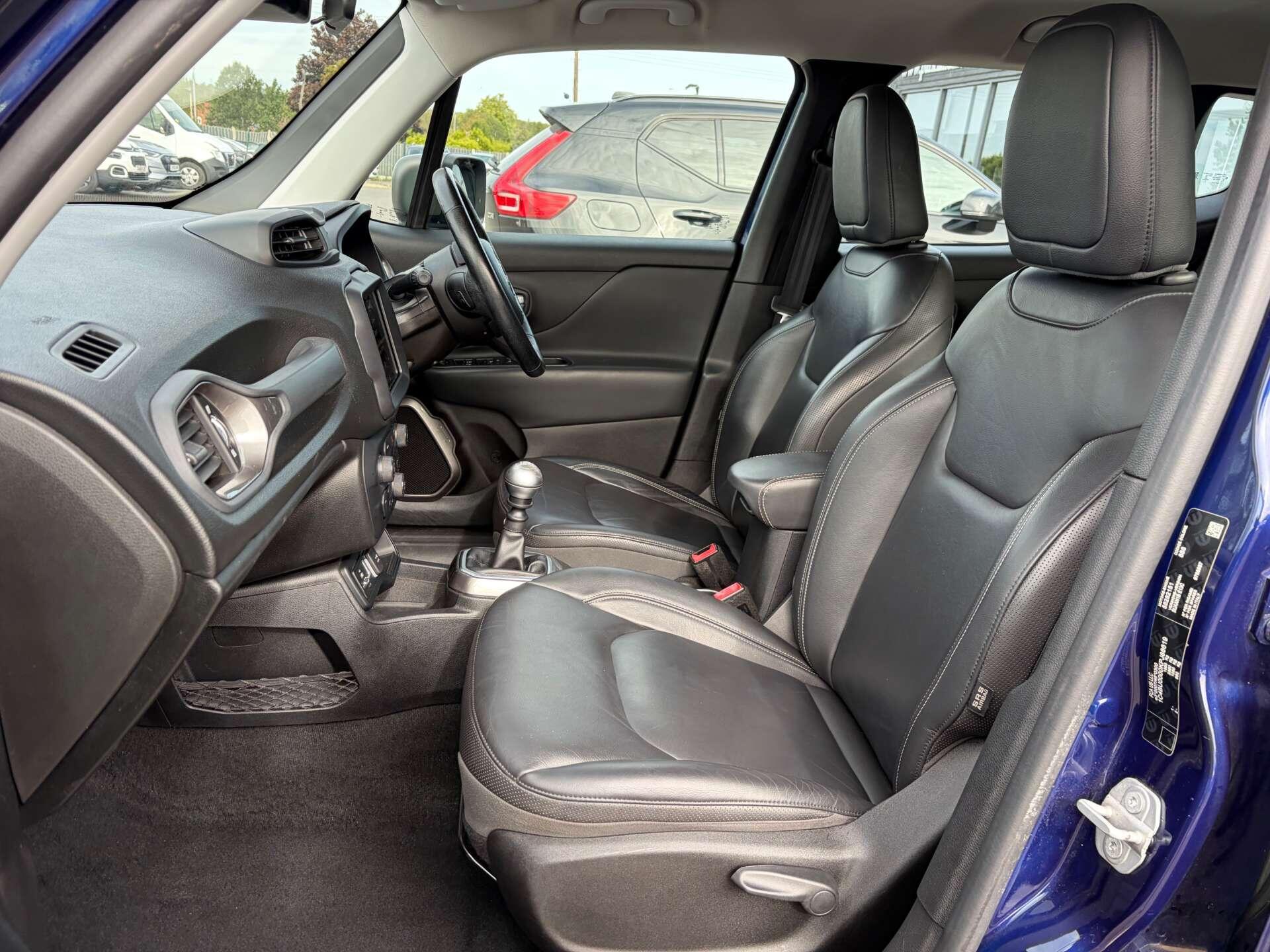 Jeep Renegade view 15