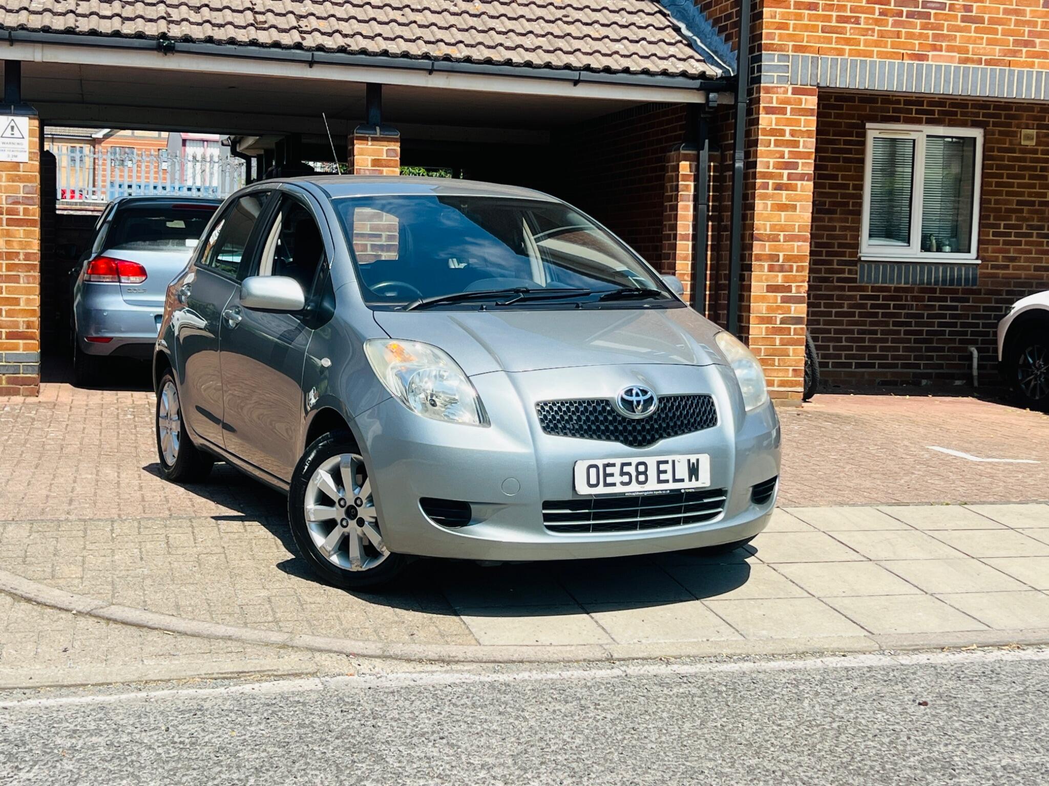Toyota Yaris view 10