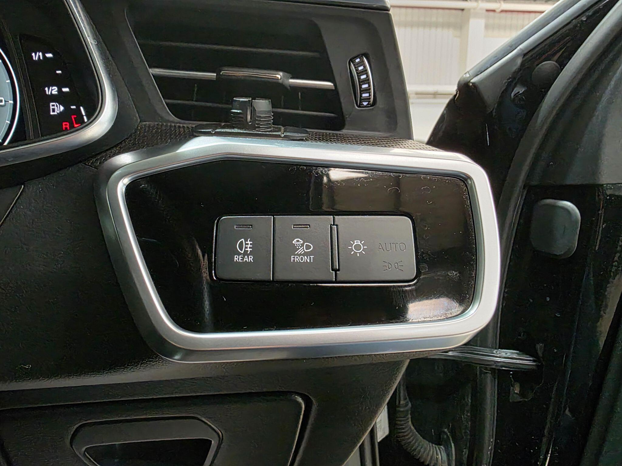 Audi A6 Saloon view 20