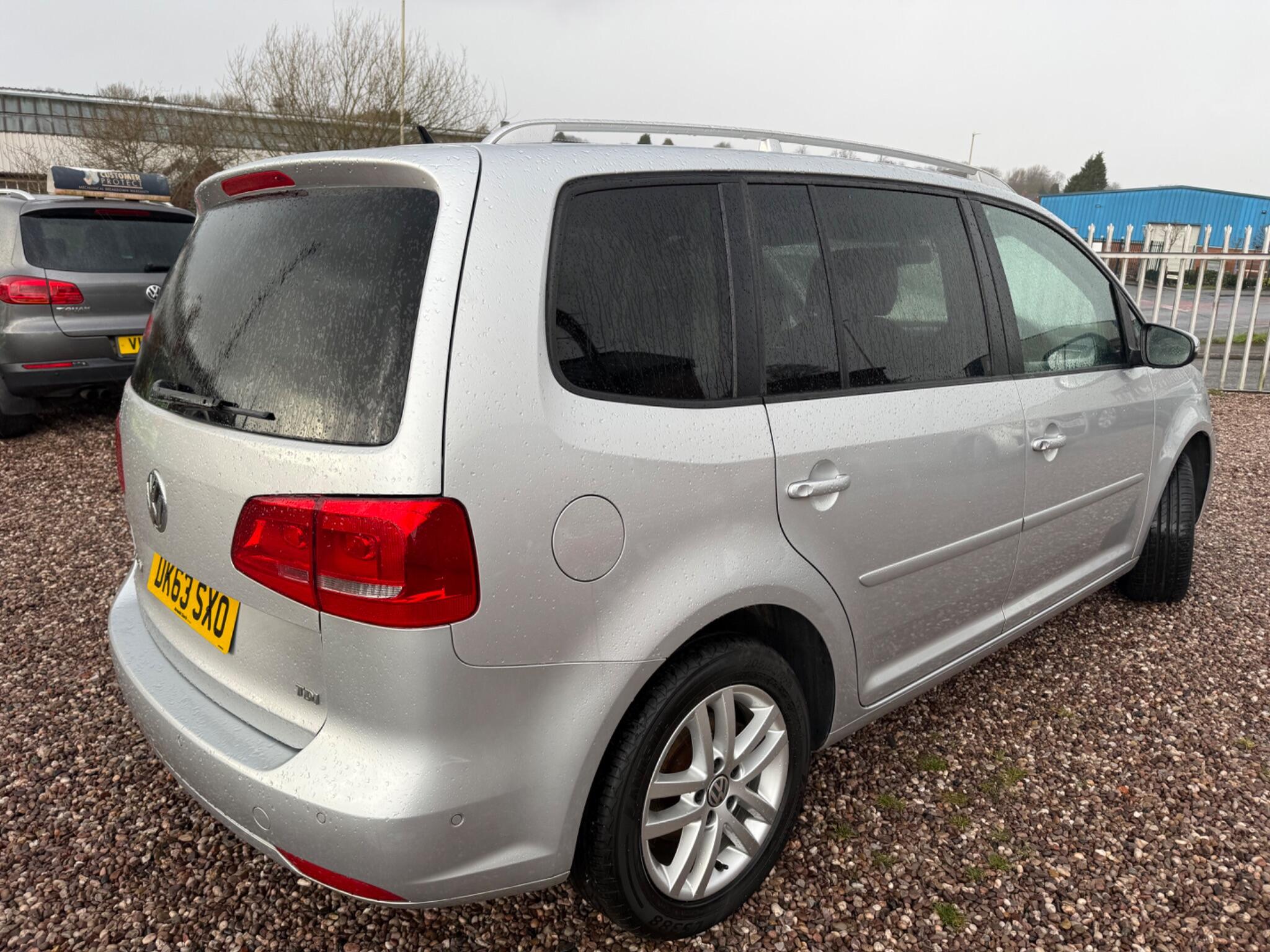 Volkswagen Touran view 11