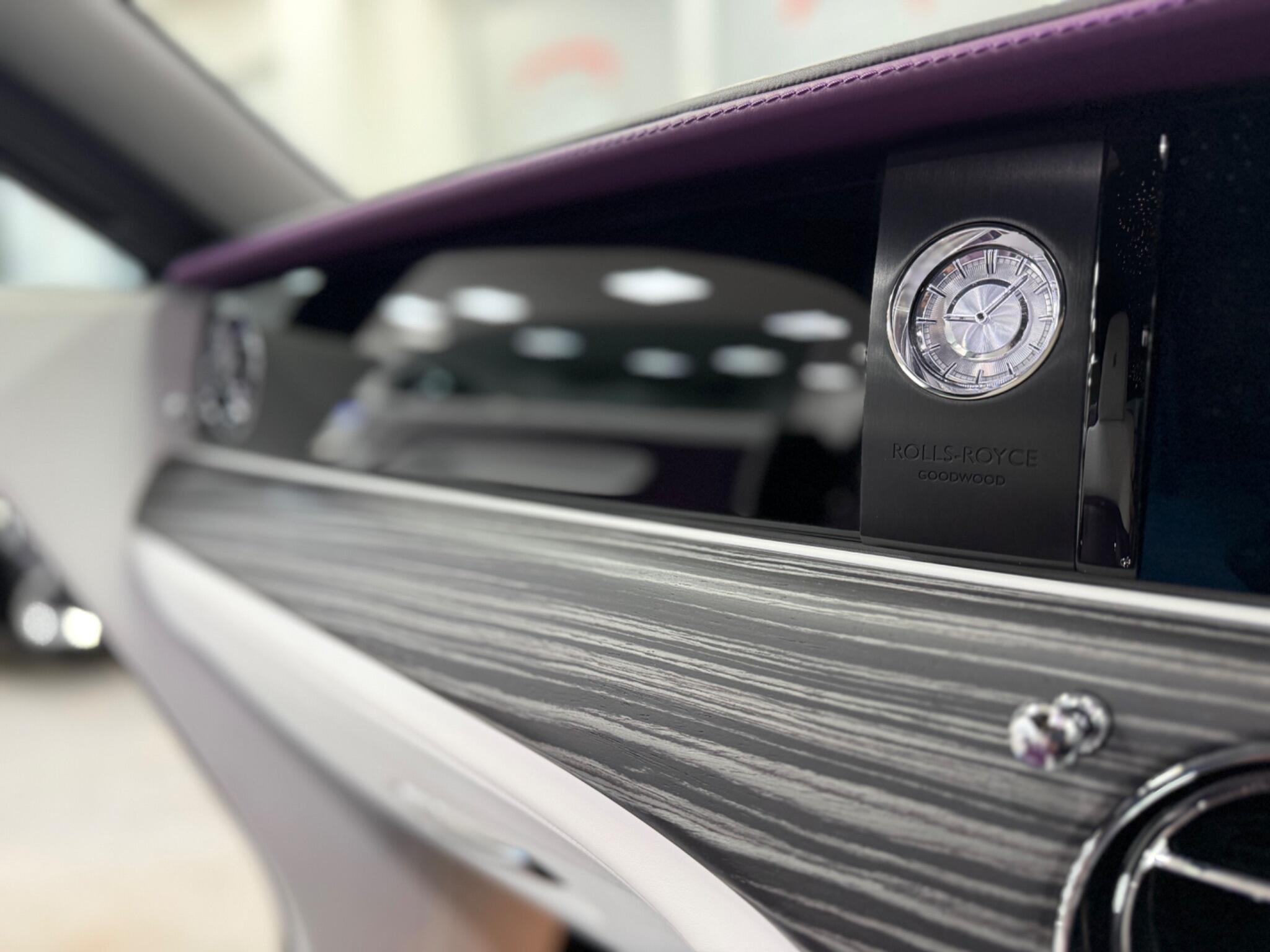Rolls-Royce Spectre view 31