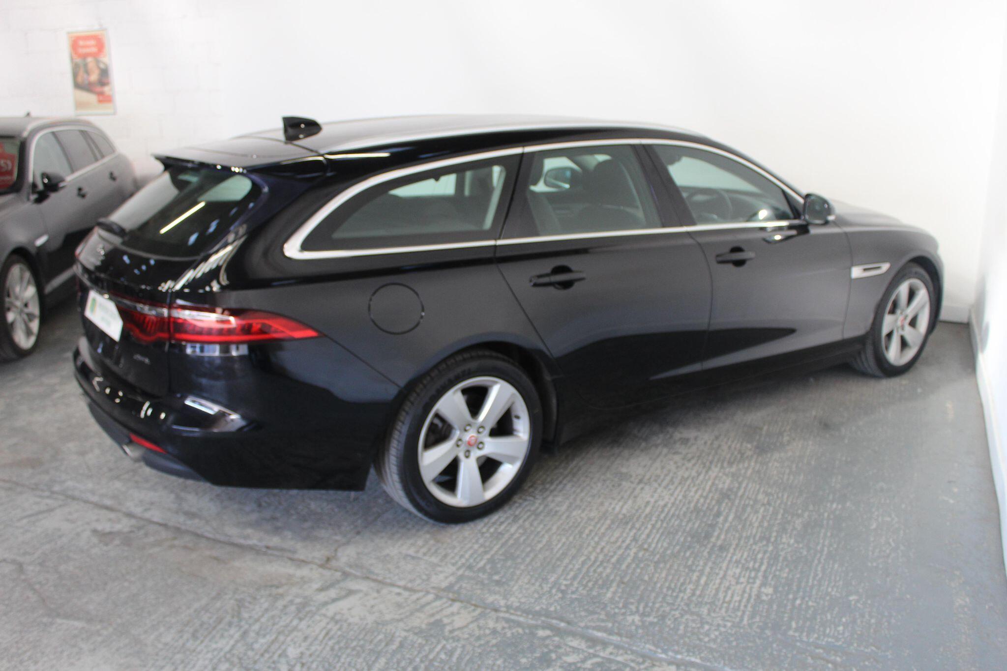 Jaguar XF view 11