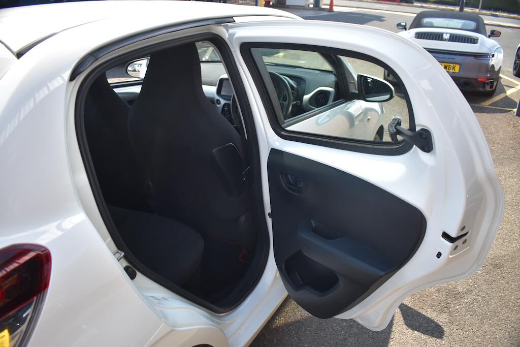 Peugeot 108 view 29