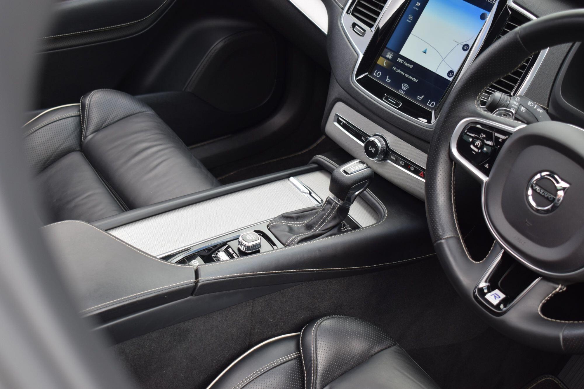 Volvo XC90 view 7
