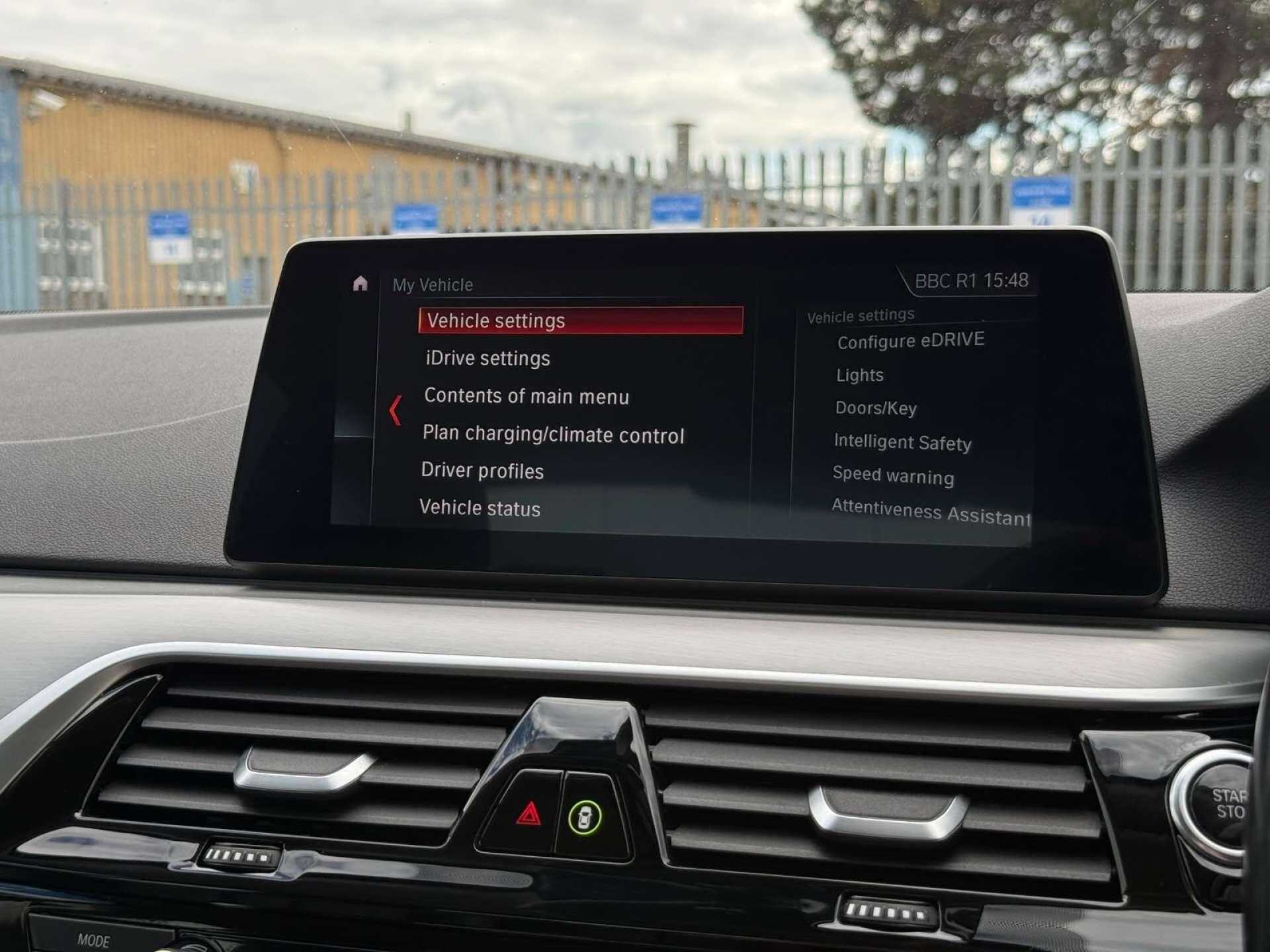 BMW 5 Series view 82