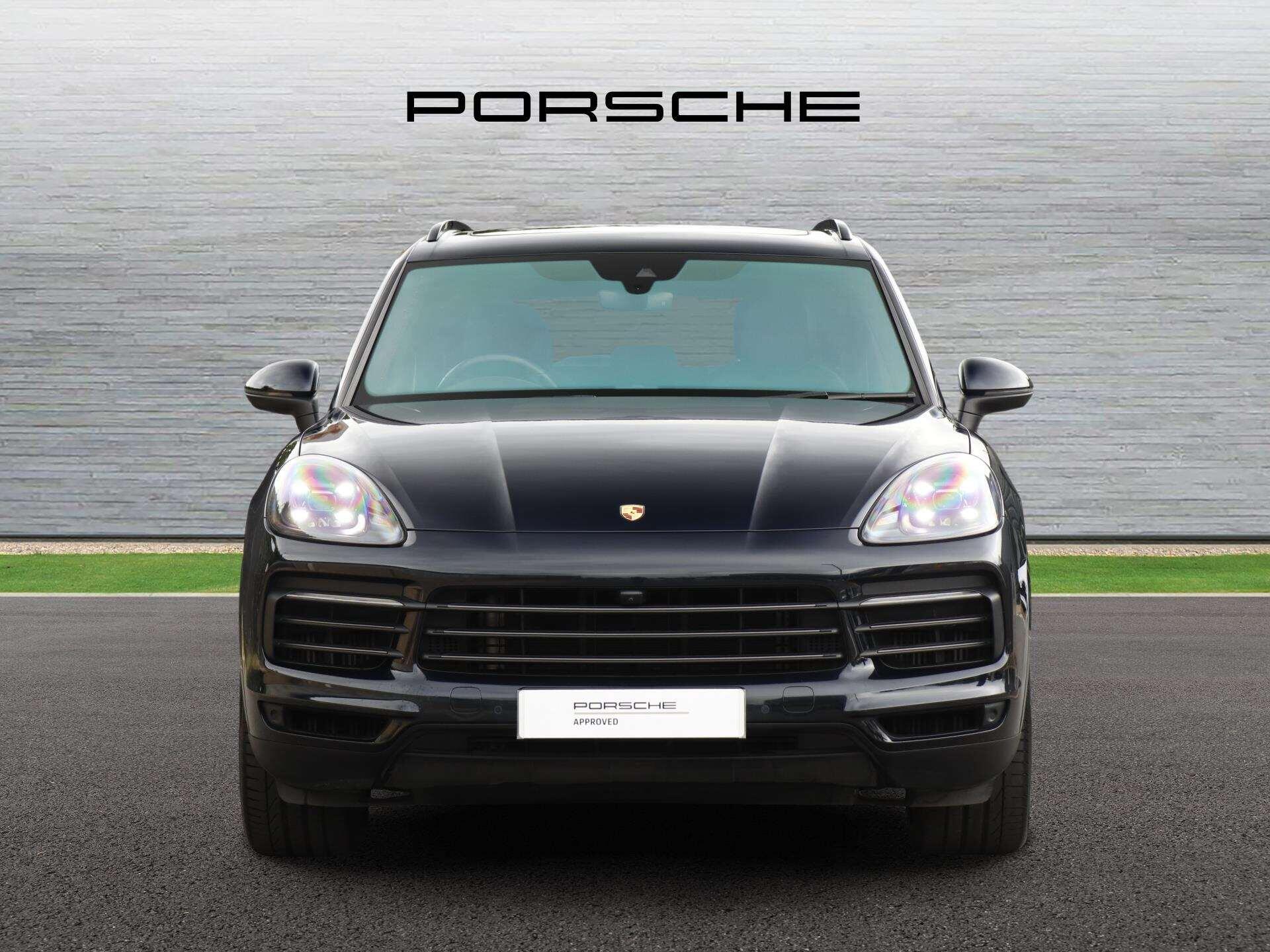 Porsche Cayenne view 8