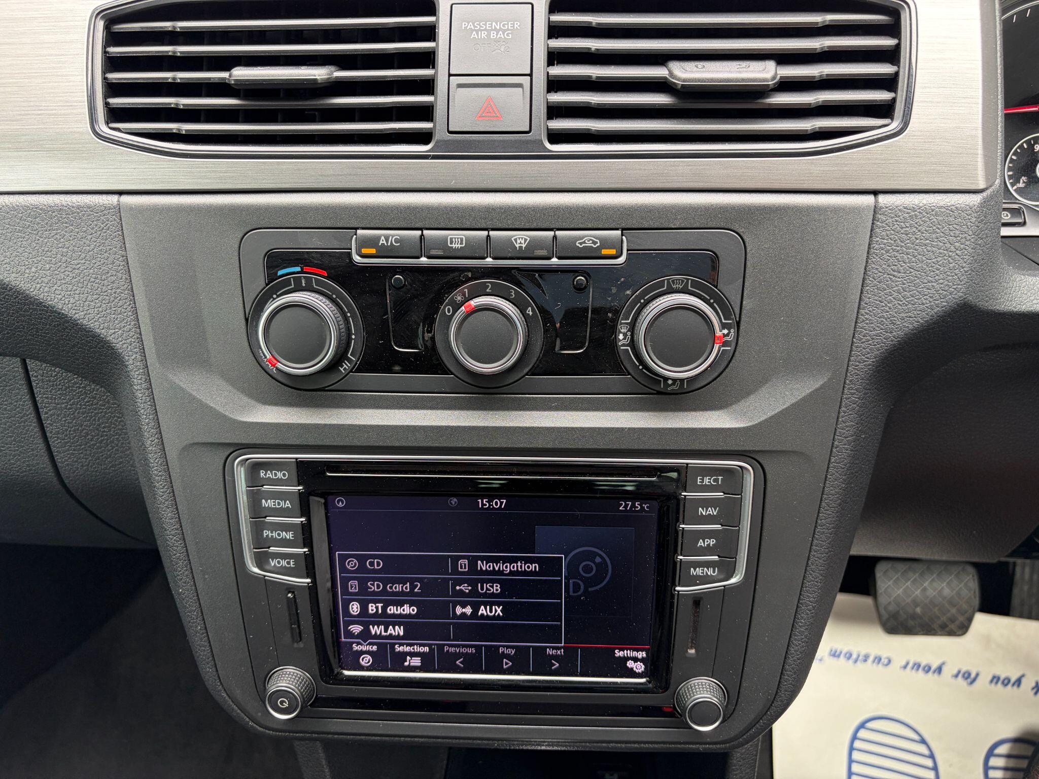 Volkswagen Caddy Maxi Life view 23