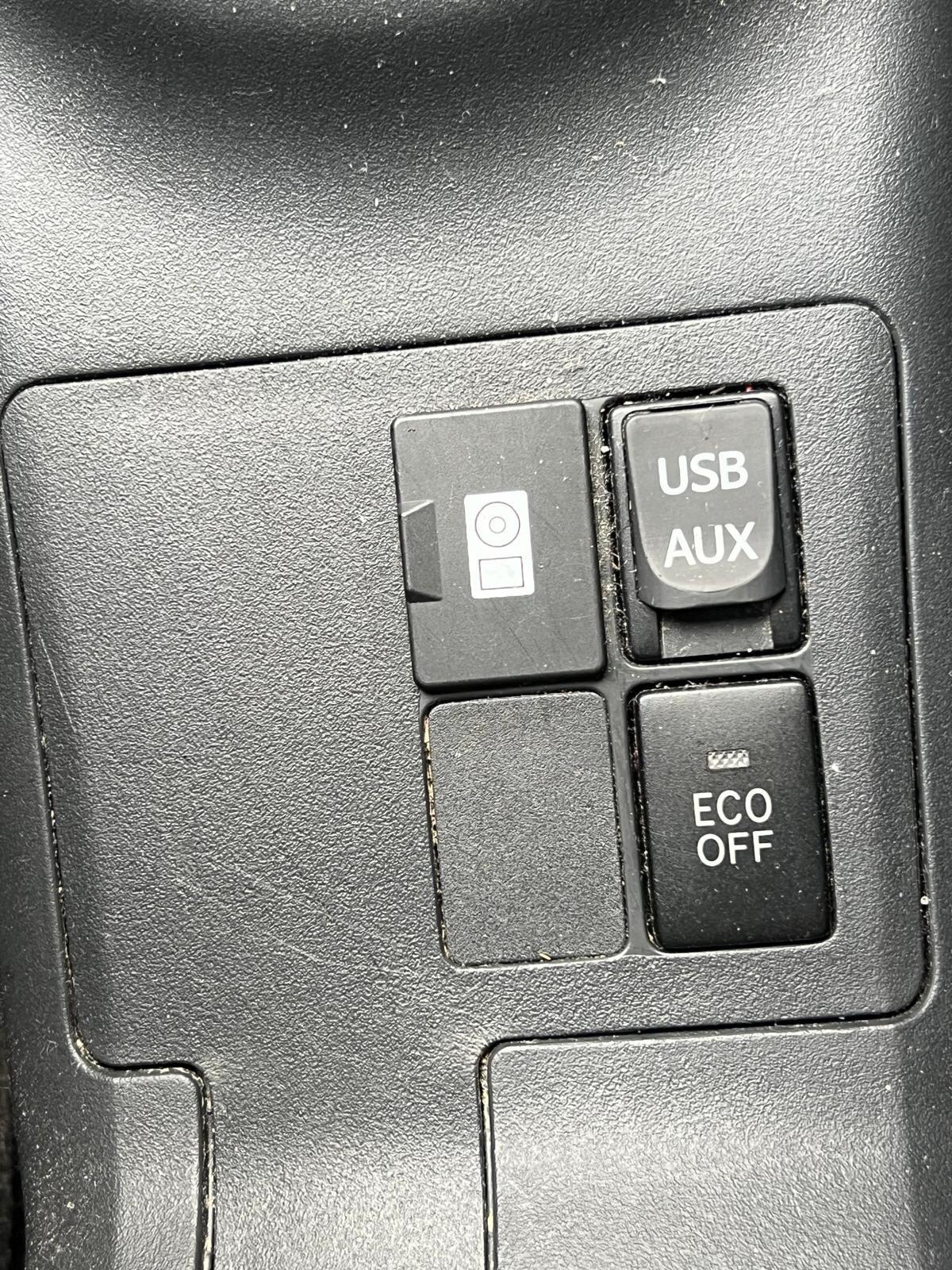 Toyota Yaris view 32