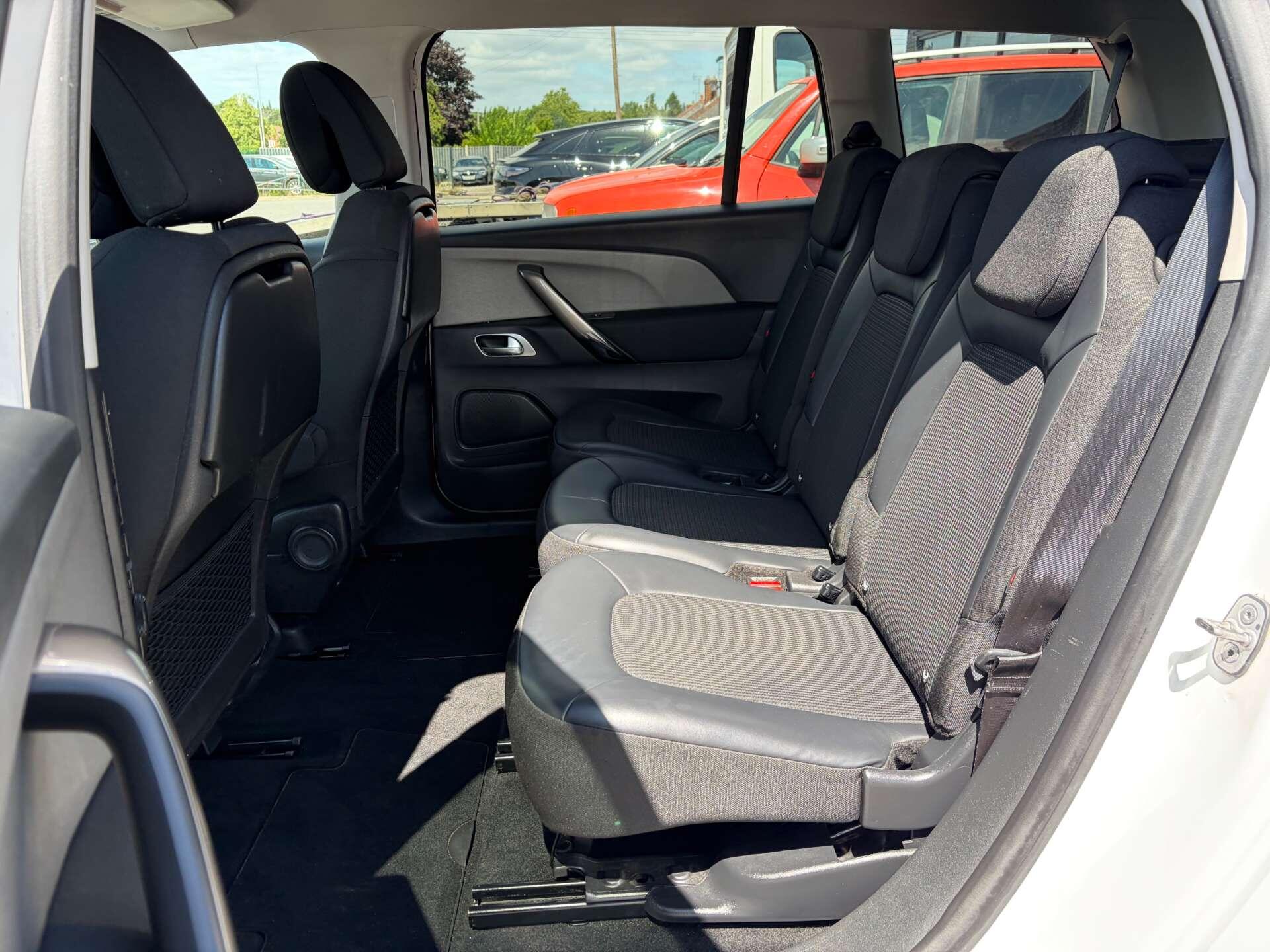 Citroen Grand C4 Spacetourer view 20